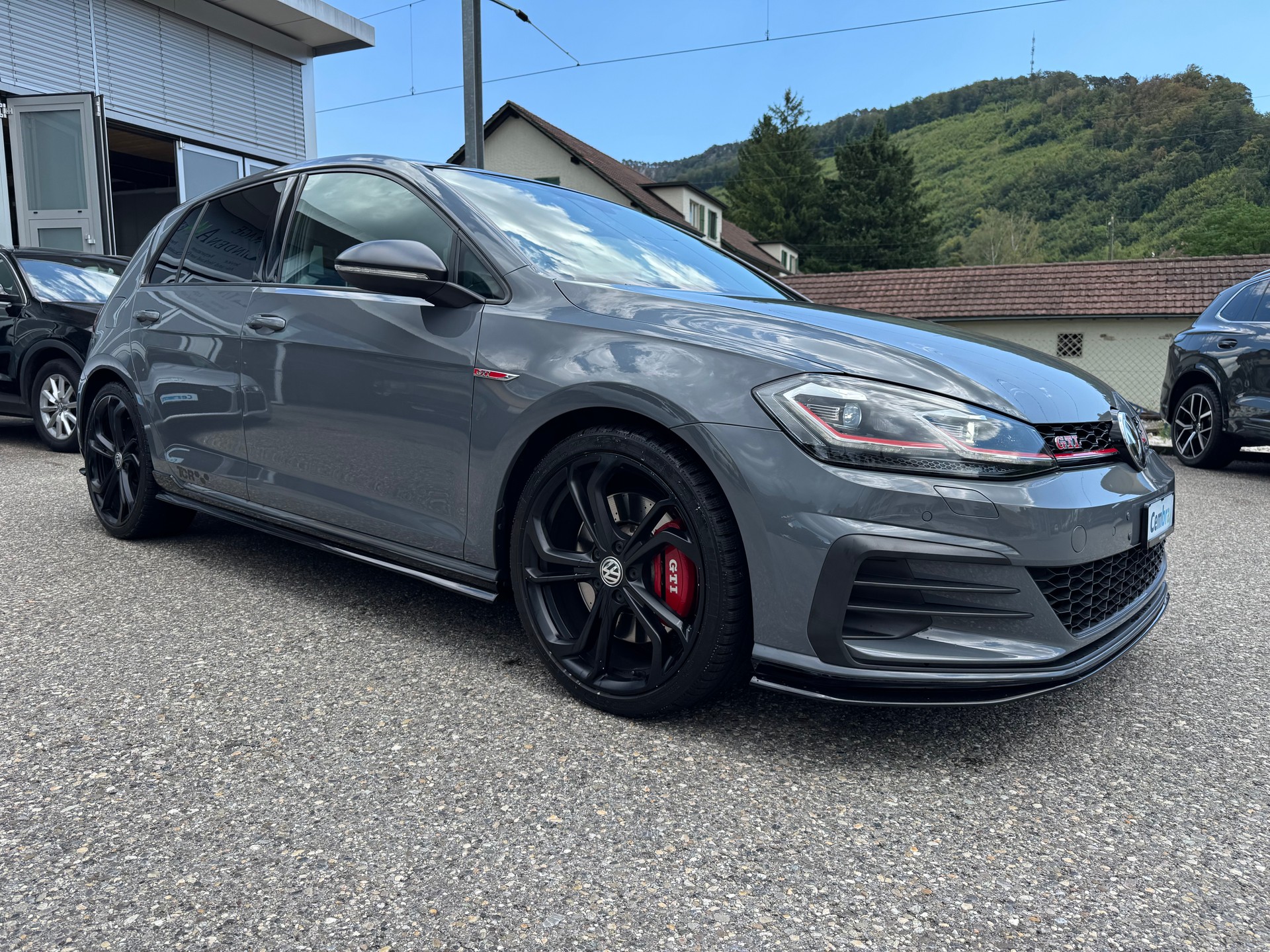 VW Golf 2.0 TSI GTI TCR DSG-showroom-element-3