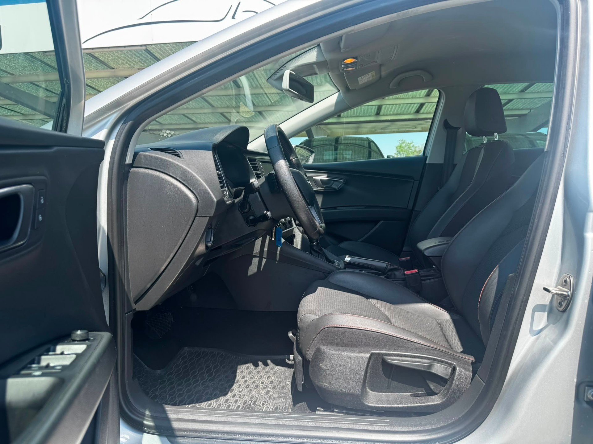 SEAT Leon ST 2.0 TDI FR Viva DSG-image-9