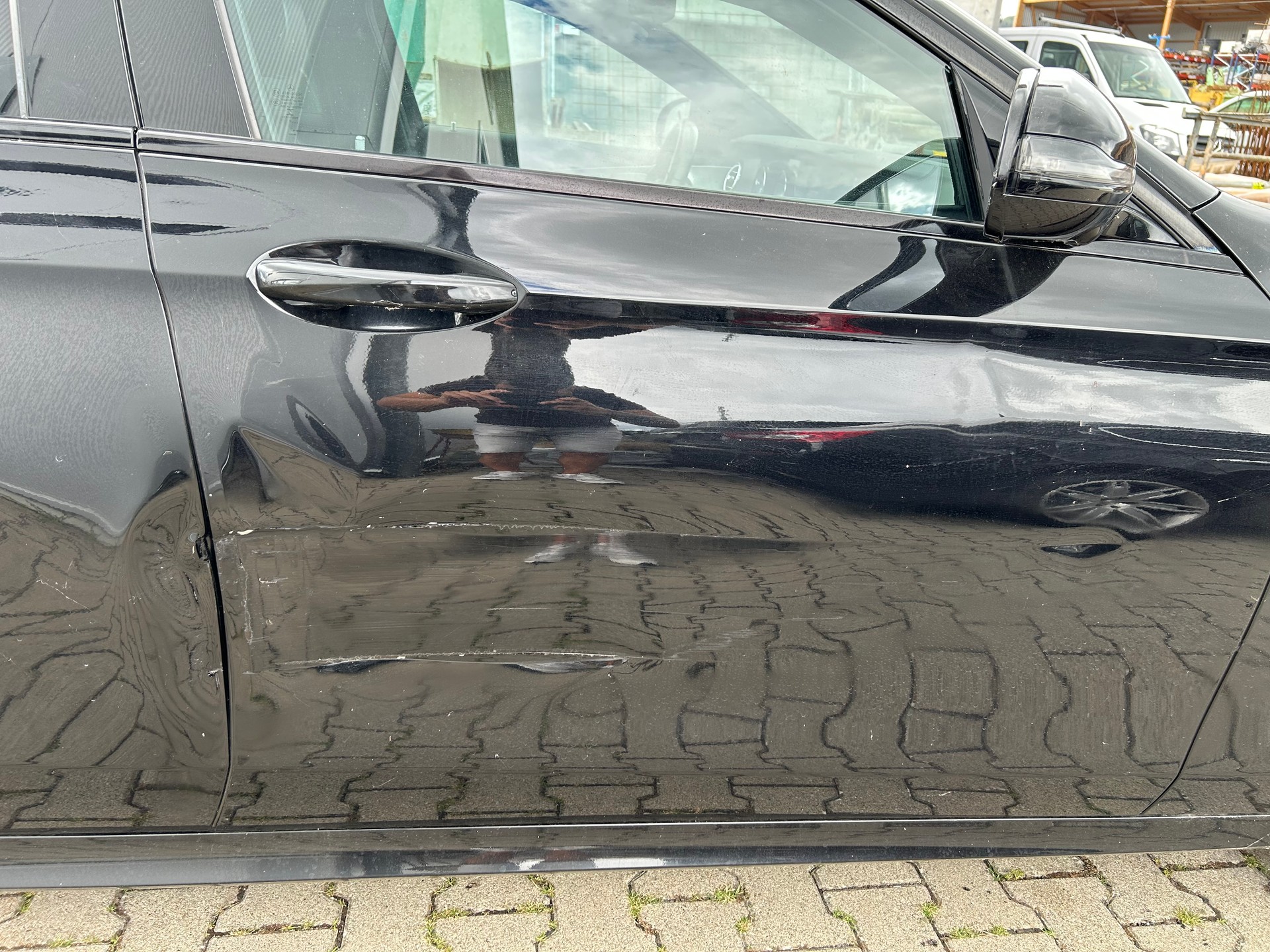 MERCEDES-BENZ E 220 d AMG Line 9G-Tronic-image-6