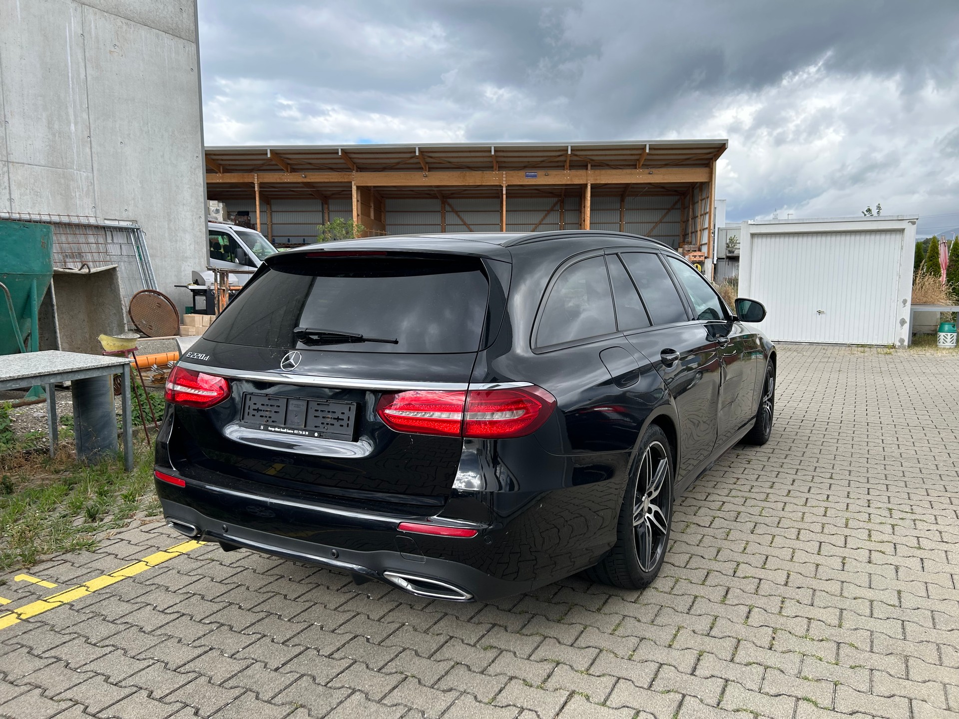 MERCEDES-BENZ E 220 d AMG Line 9G-Tronic-image-3