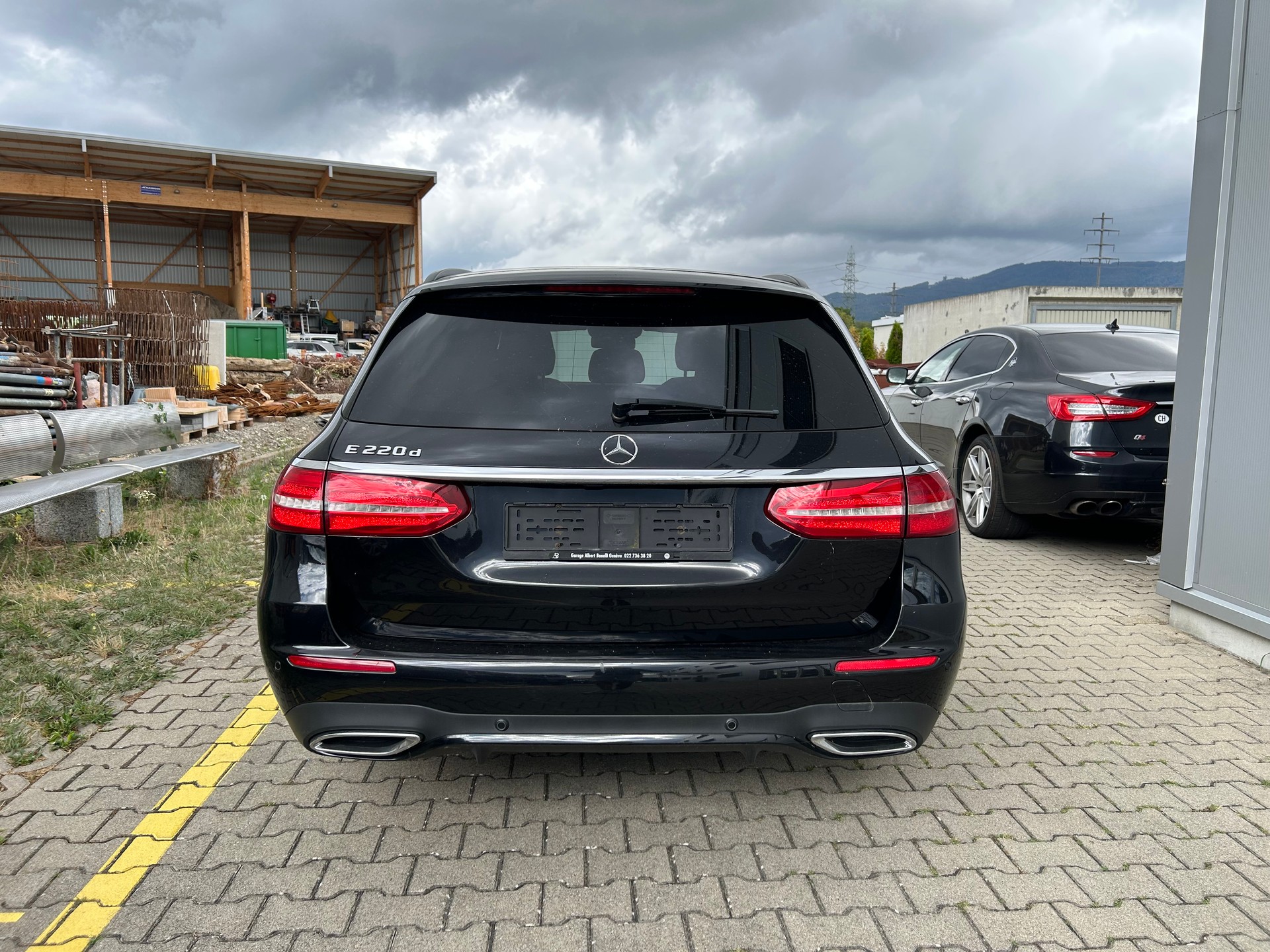 MERCEDES-BENZ E 220 d AMG Line 9G-Tronic-image-4