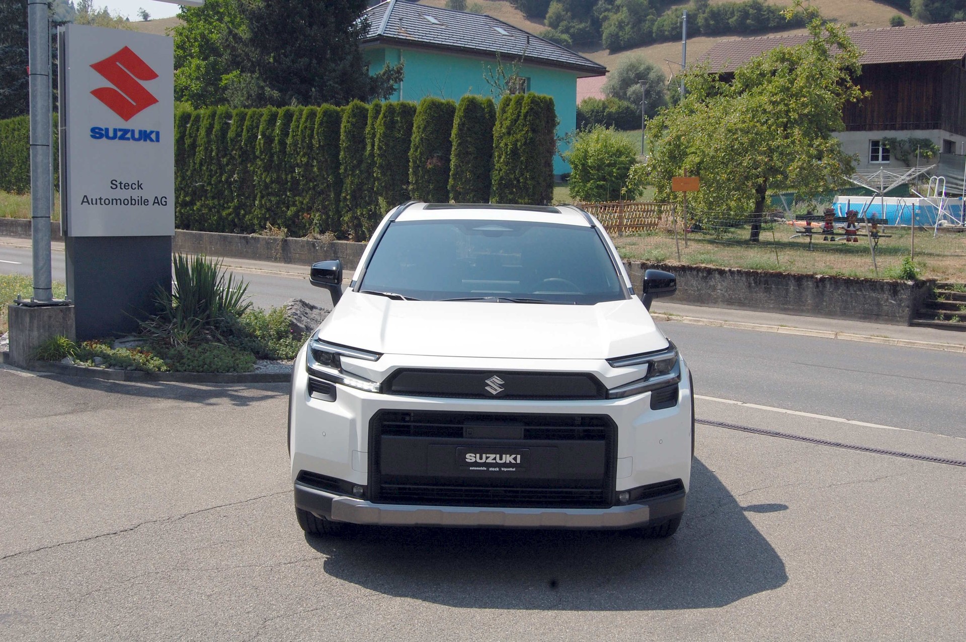 SUZUKI Across 2.5 Plug-in-Hybrid Compact Top E-CVT-showroom-element-1