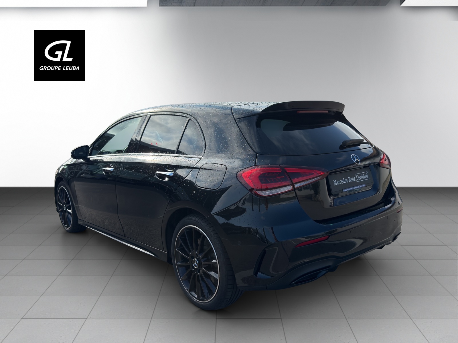 MERCEDES-BENZ A 250e AMG Line-showroom-element-1
