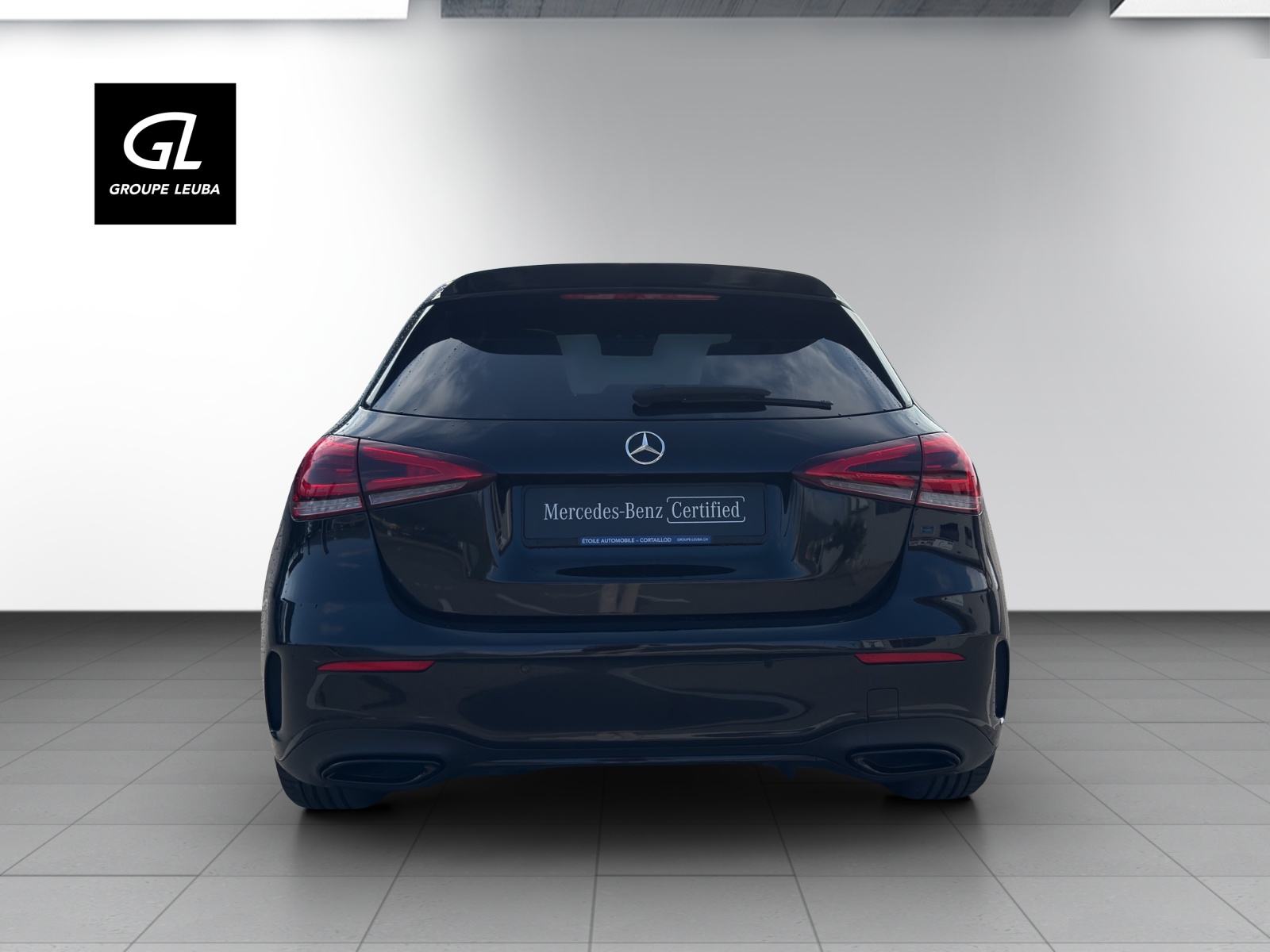 MERCEDES-BENZ A 250e AMG Line-showroom-element-3