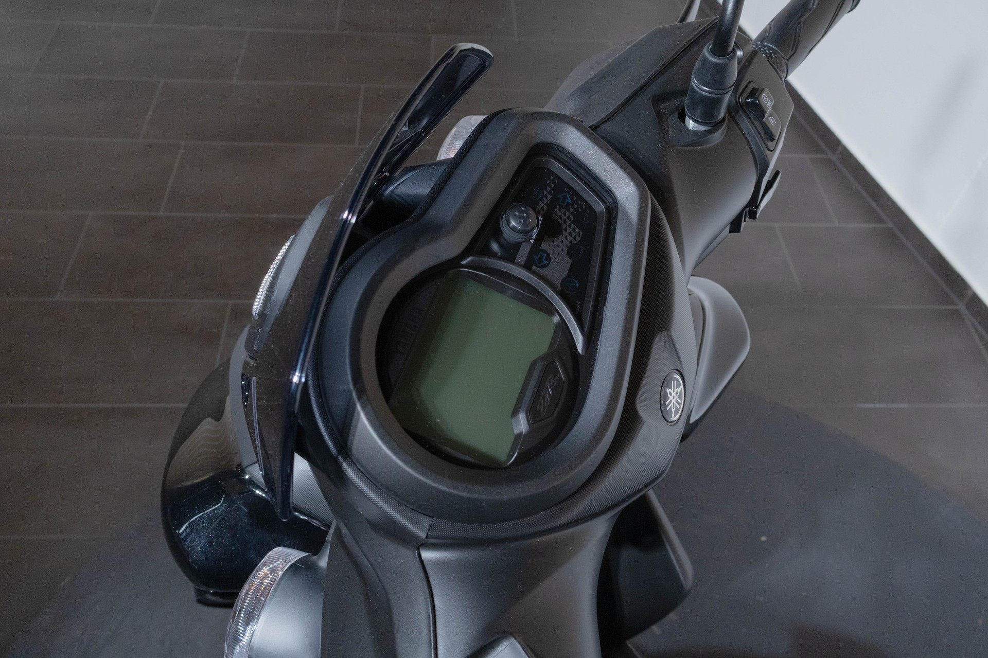 YAMAHA RayZR-image-7