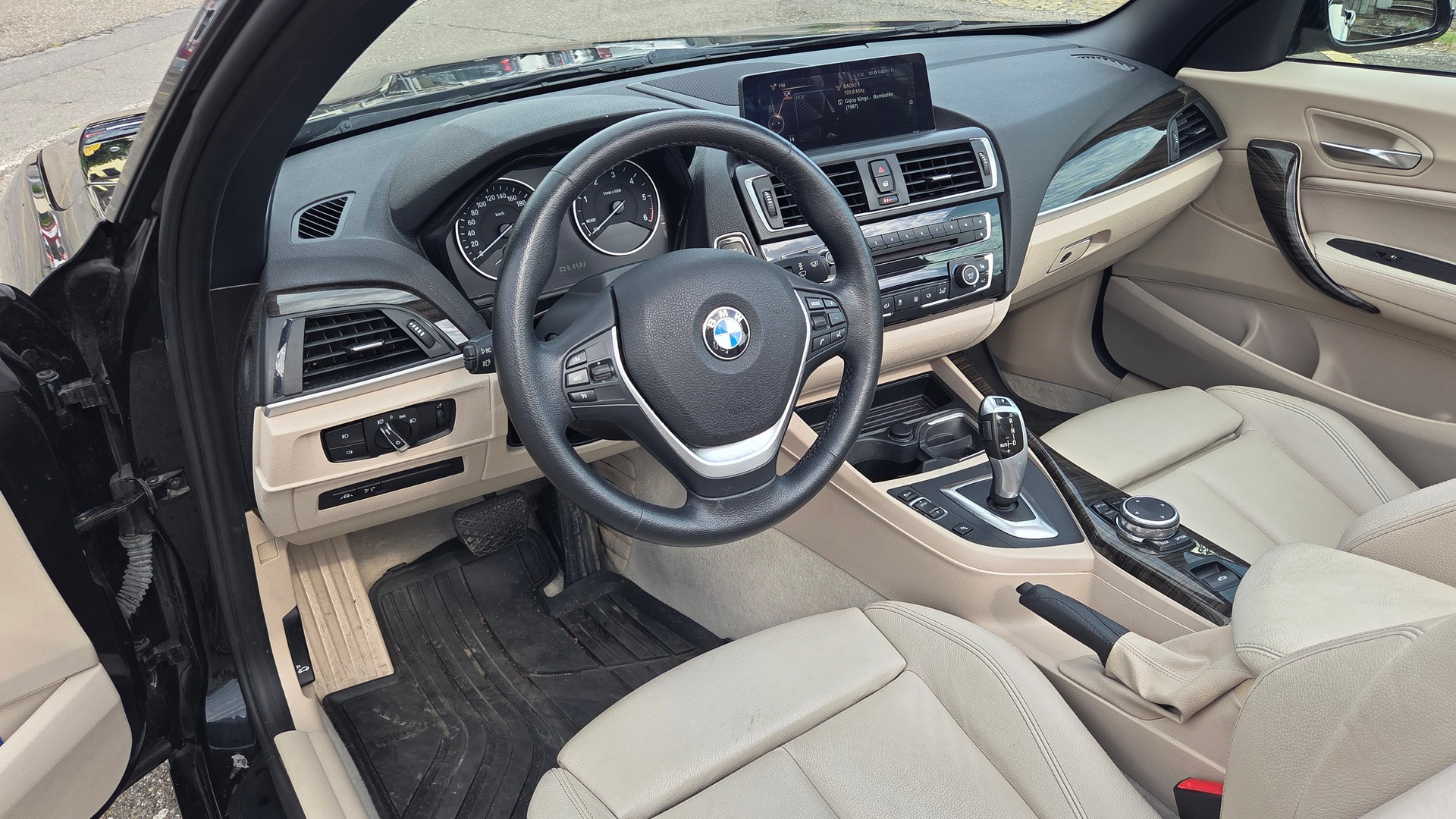 BMW 220d Luxury Line-image-2