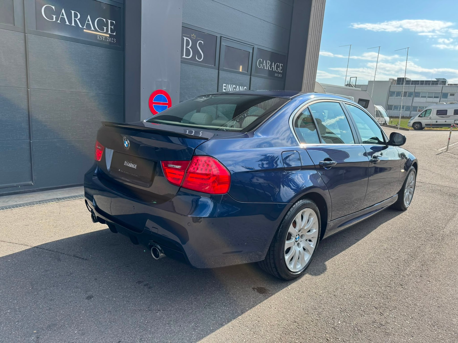 BMW 335i x-Drive Steptronic-image-4