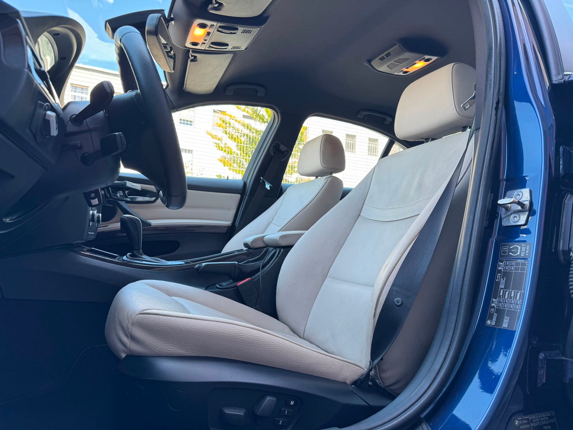 BMW 335i x-Drive Steptronic-image-9