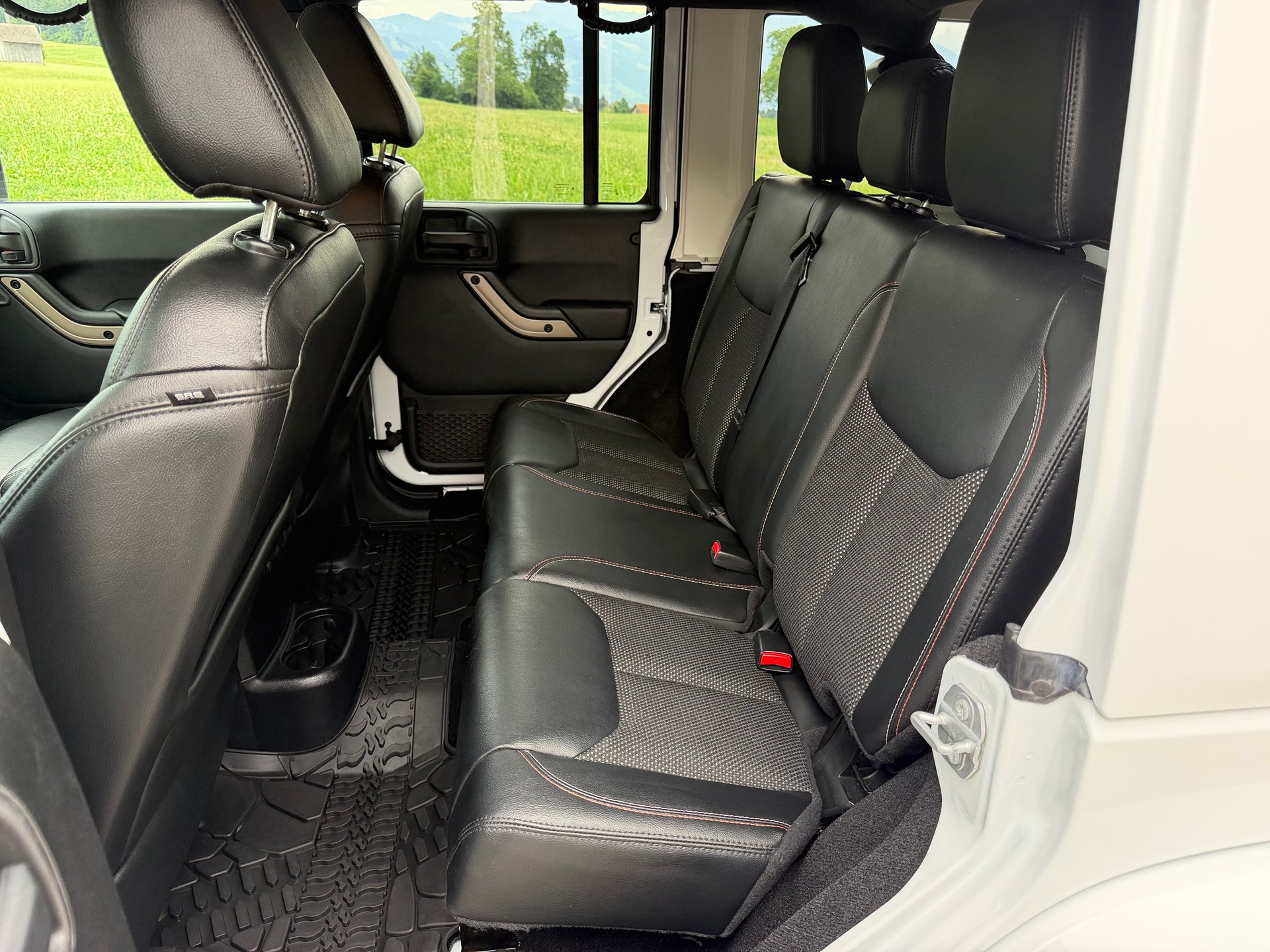 JEEP Wrangler 2.8CRD Unlimited 75th Anniversary Automat-image-10