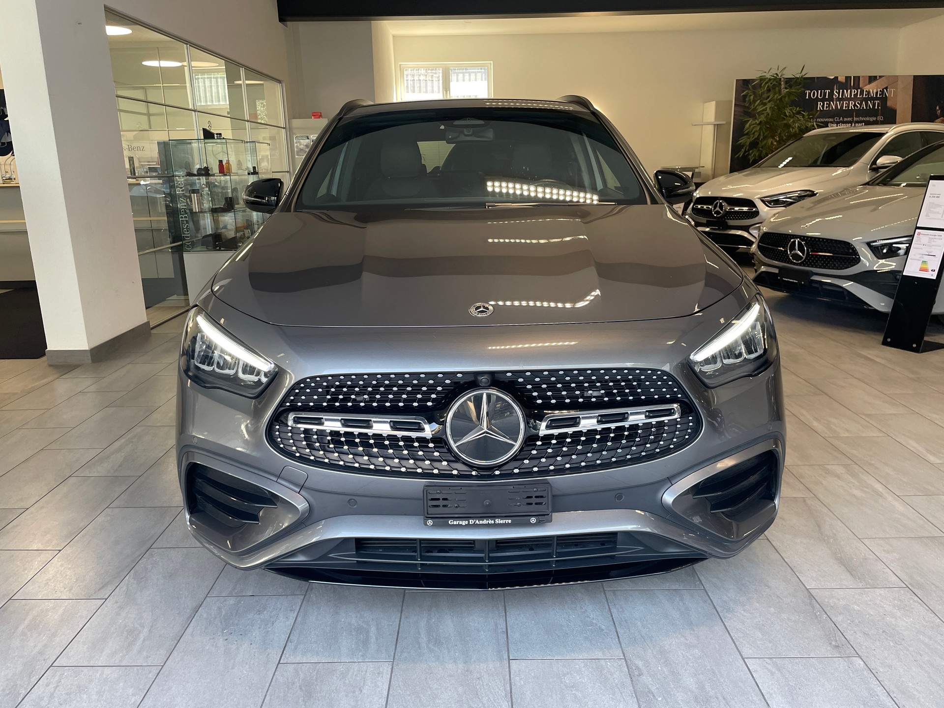 MERCEDES-BENZ GLA 220 4Matic 8G-DCT AMG Line-showroom-element-1