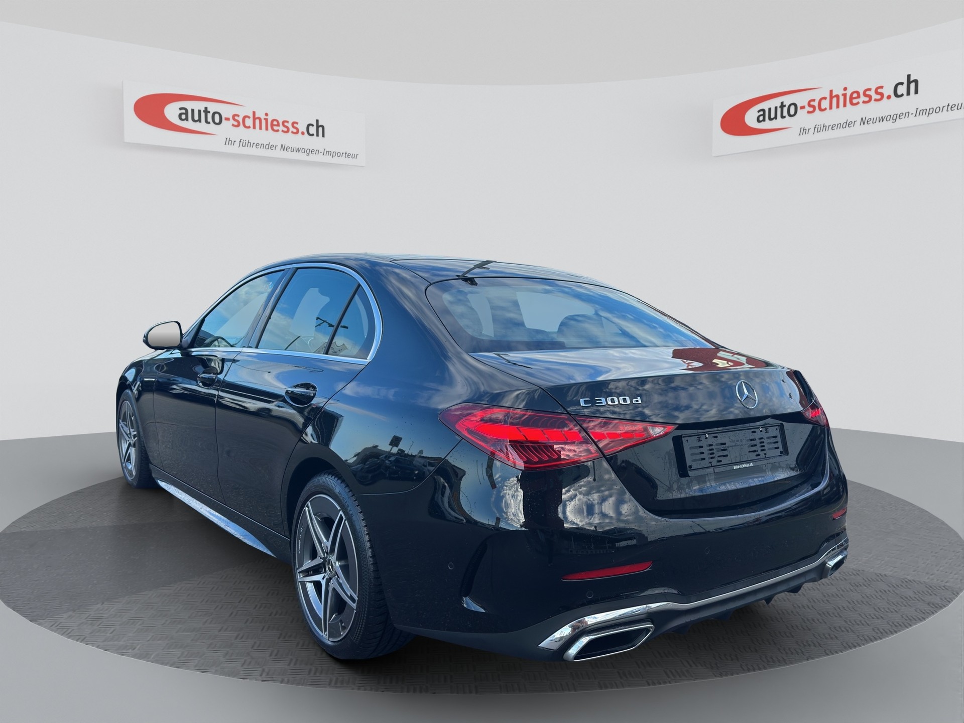 MERCEDES-BENZ C 300 d AMG Line-image-9