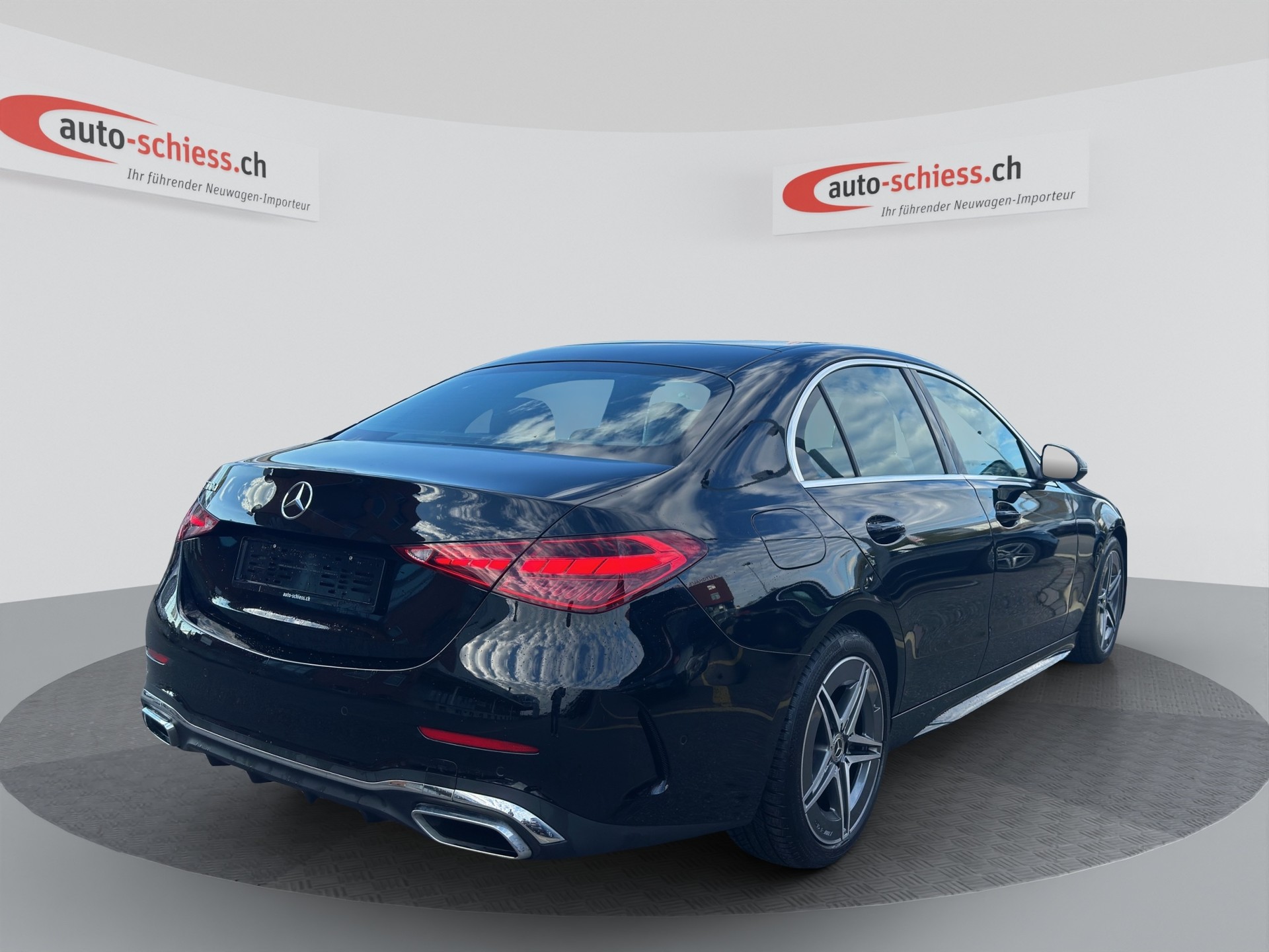 MERCEDES-BENZ C 300 d AMG Line-image-8