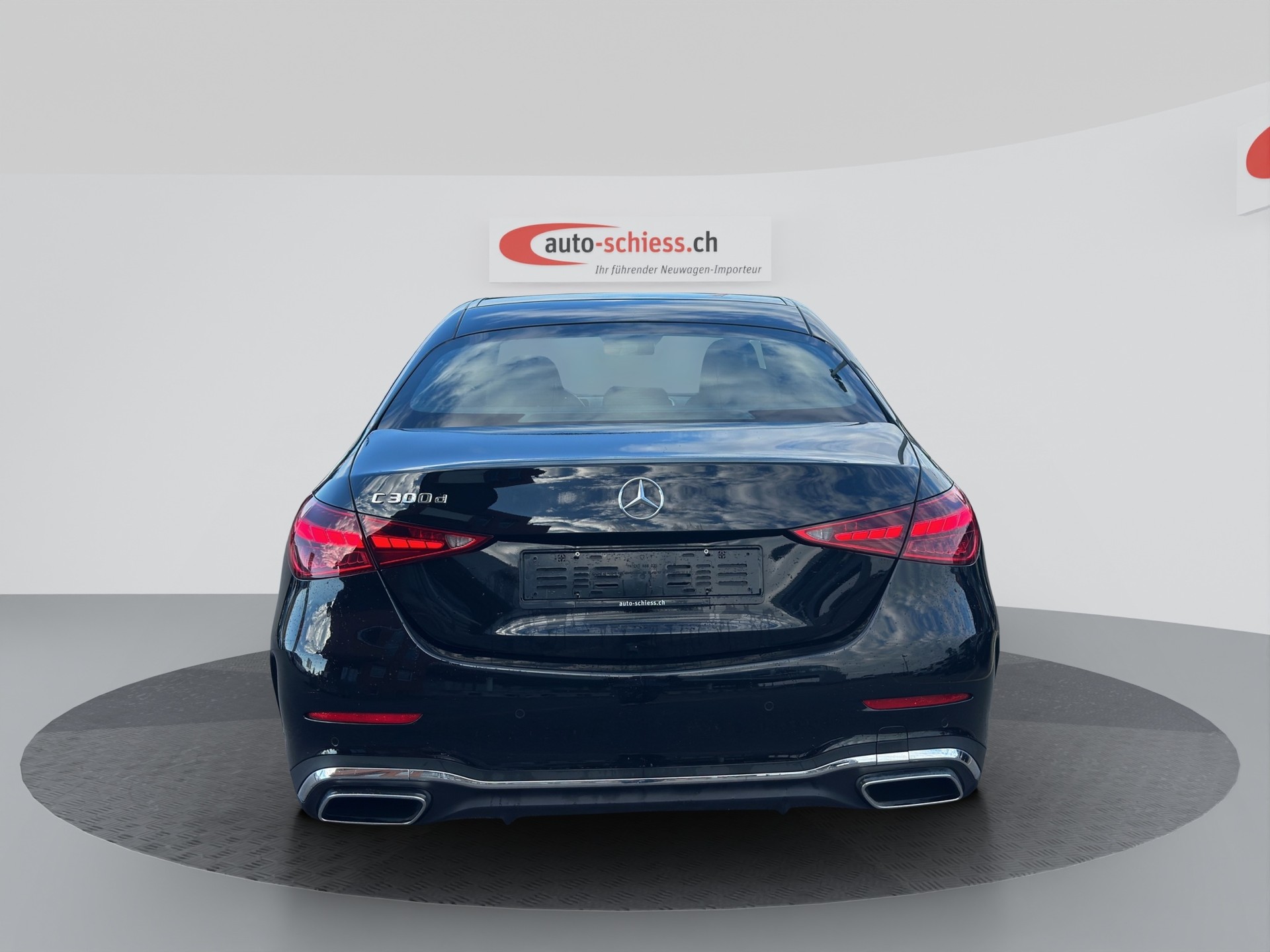 MERCEDES-BENZ C 300 d AMG Line-image-7