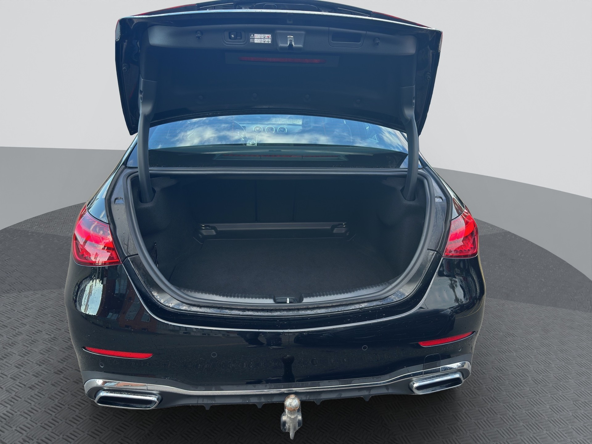 MERCEDES-BENZ C 300 d AMG Line-image-6