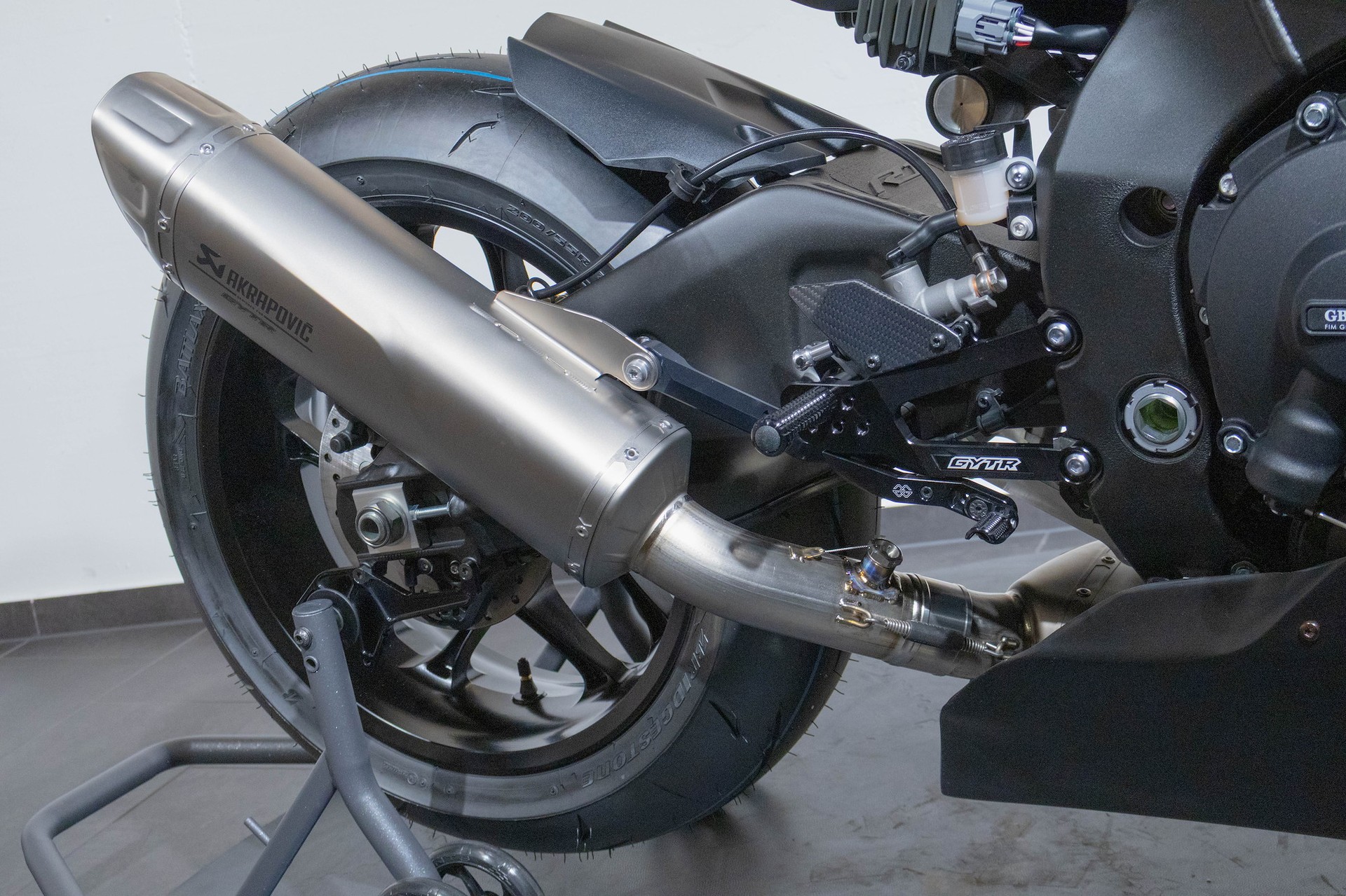 YAMAHA R1 GYTR-image-11