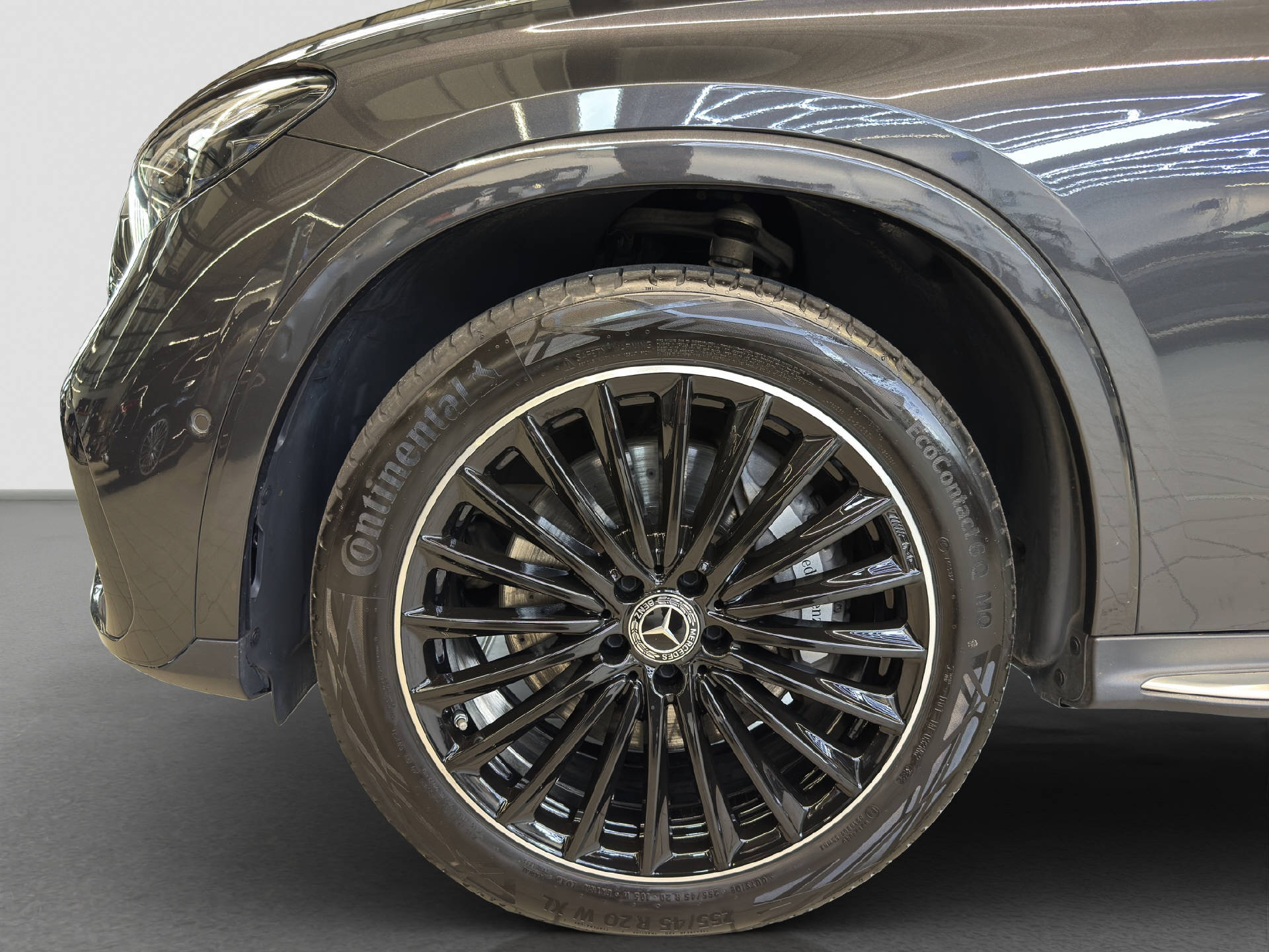 MERCEDES-BENZ GLC 300 AMG Line 4MATIC-image-5