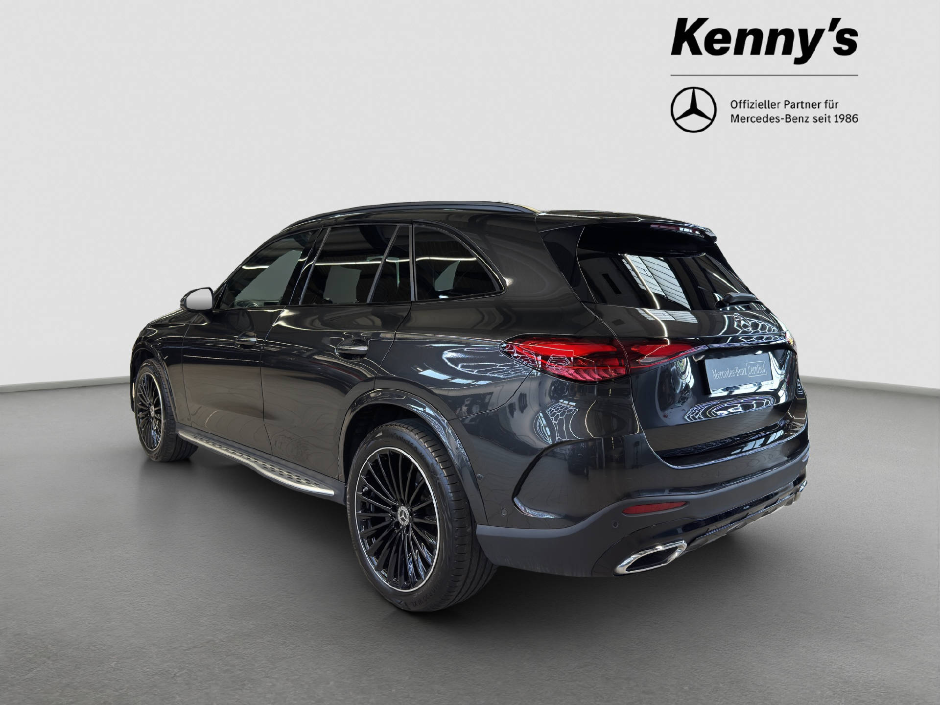 MERCEDES-BENZ GLC 300 AMG Line 4MATIC-showroom-element-3