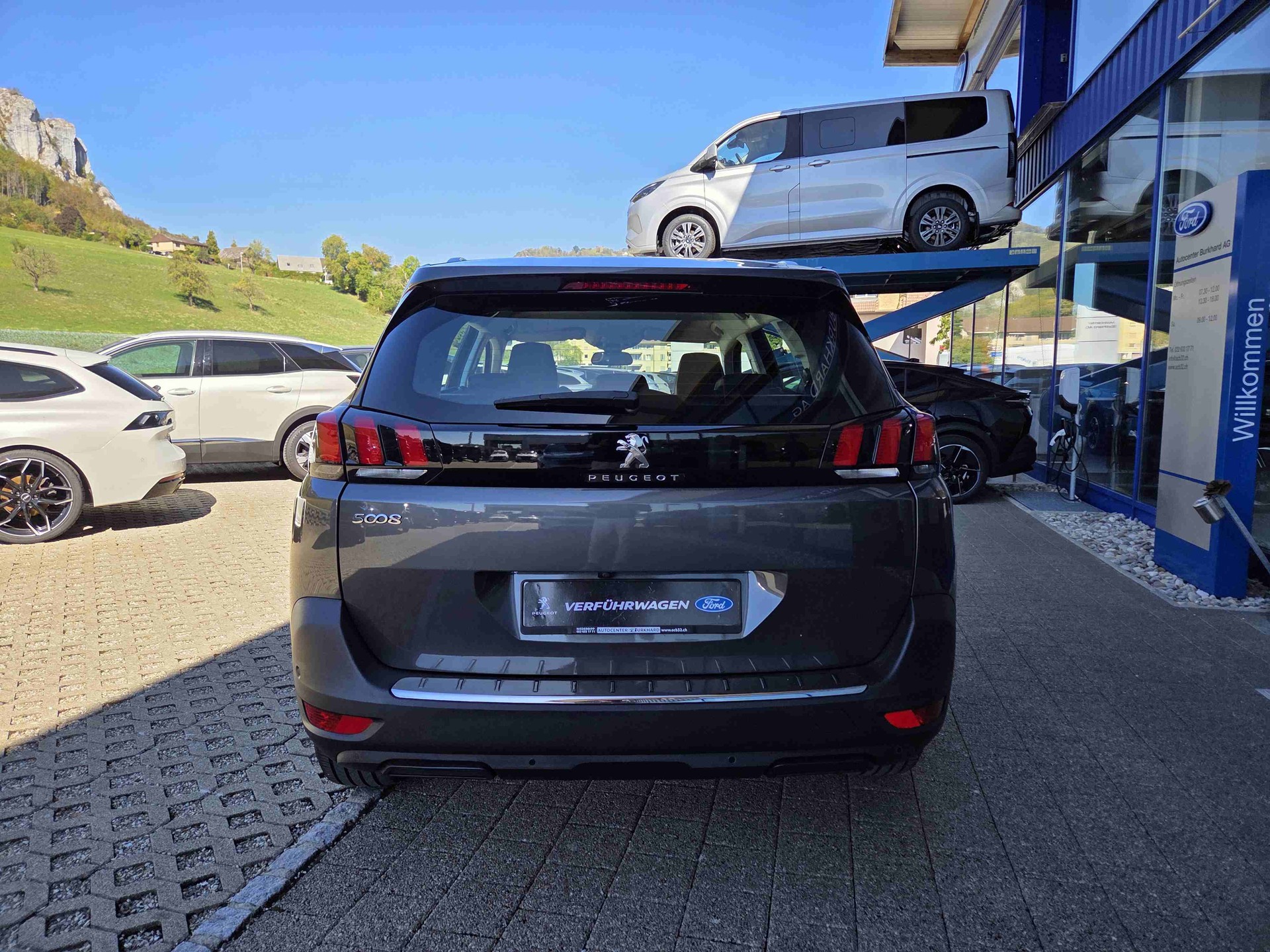 PEUGEOT 5008 1.5 BlueHDi Allure 7-Plätzer-showroom-element-3