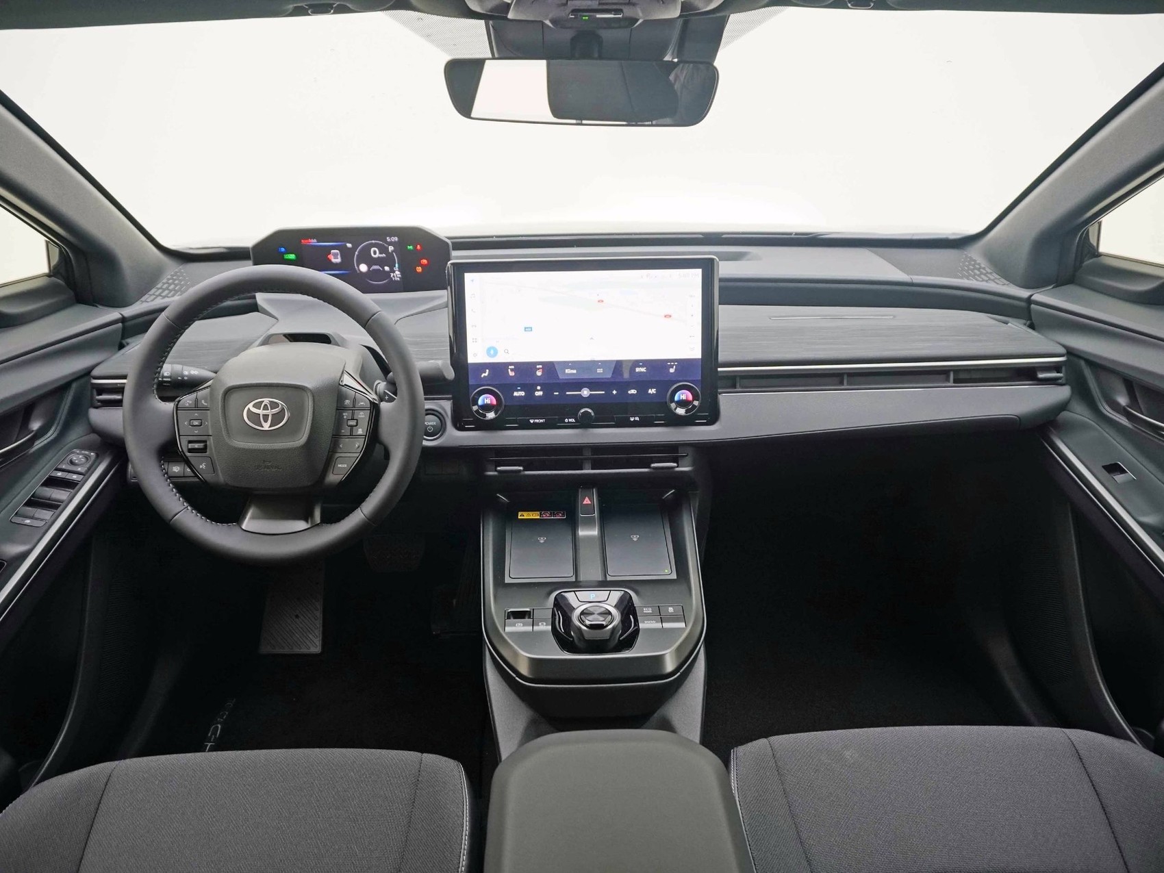 TOYOTA C-HR+ Style AWD-image-8