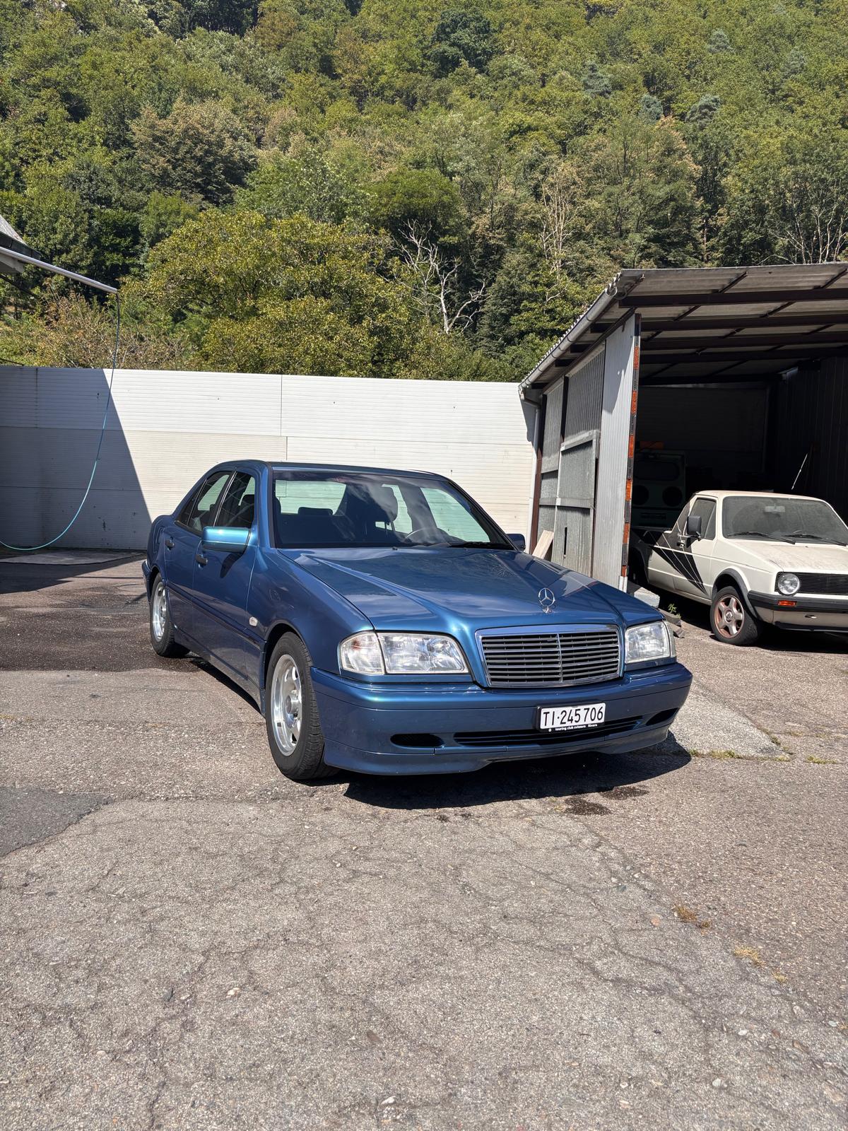 MERCEDES-BENZ C 180 Classic