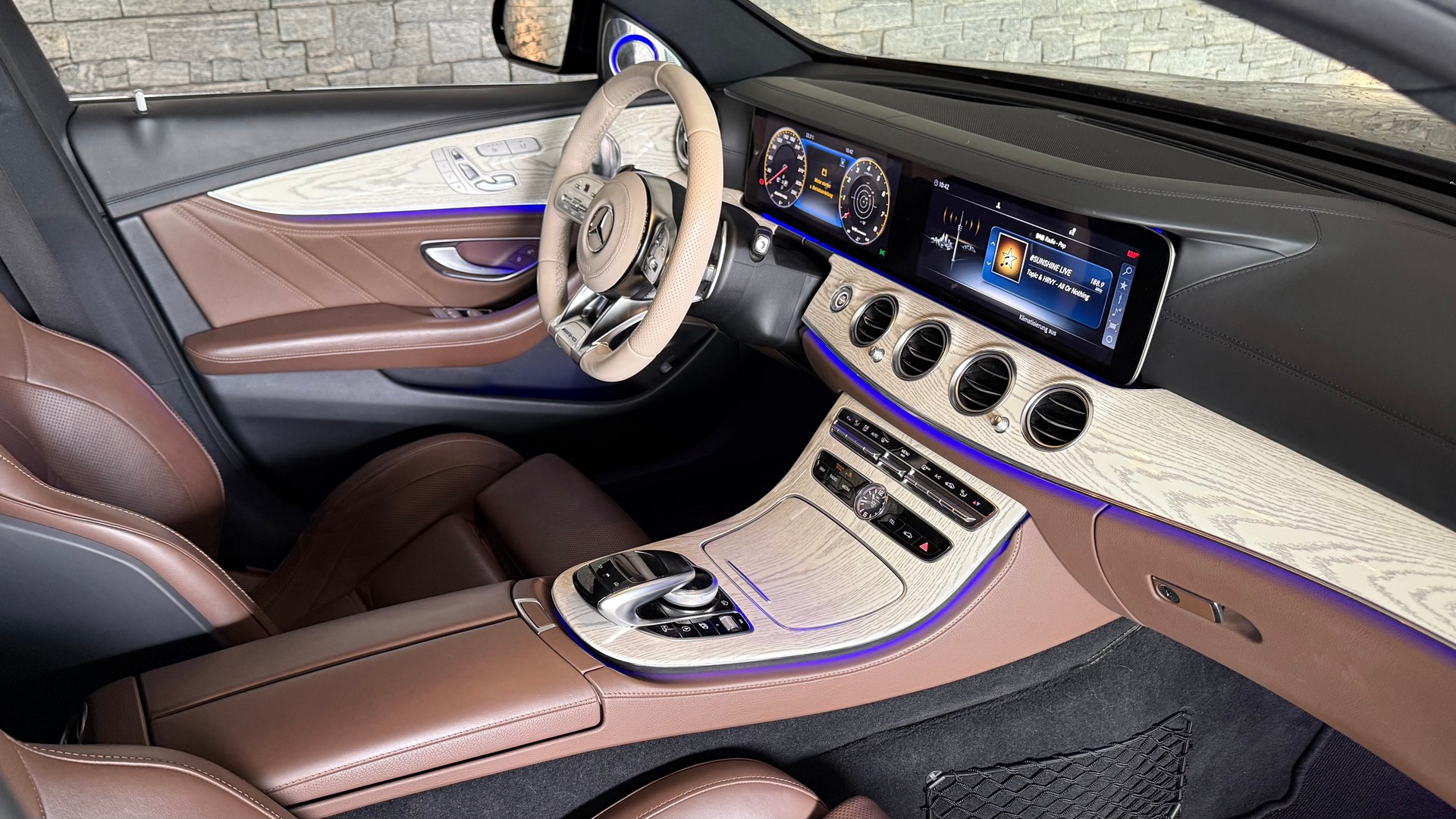 MERCEDES-BENZ E 63 AMG S 4Matic Speedshift MCT-showroom-element-1