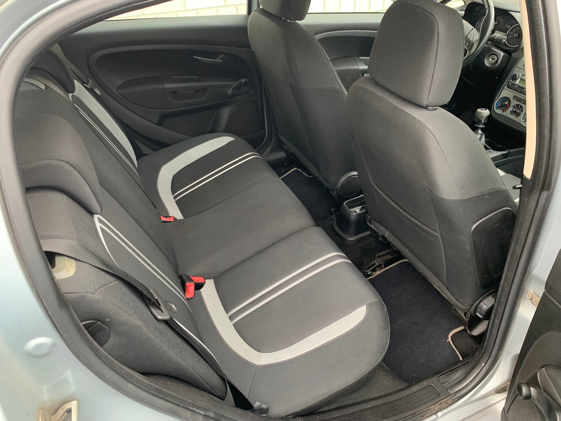 FIAT Punto 1.4 Dynamic-image-9