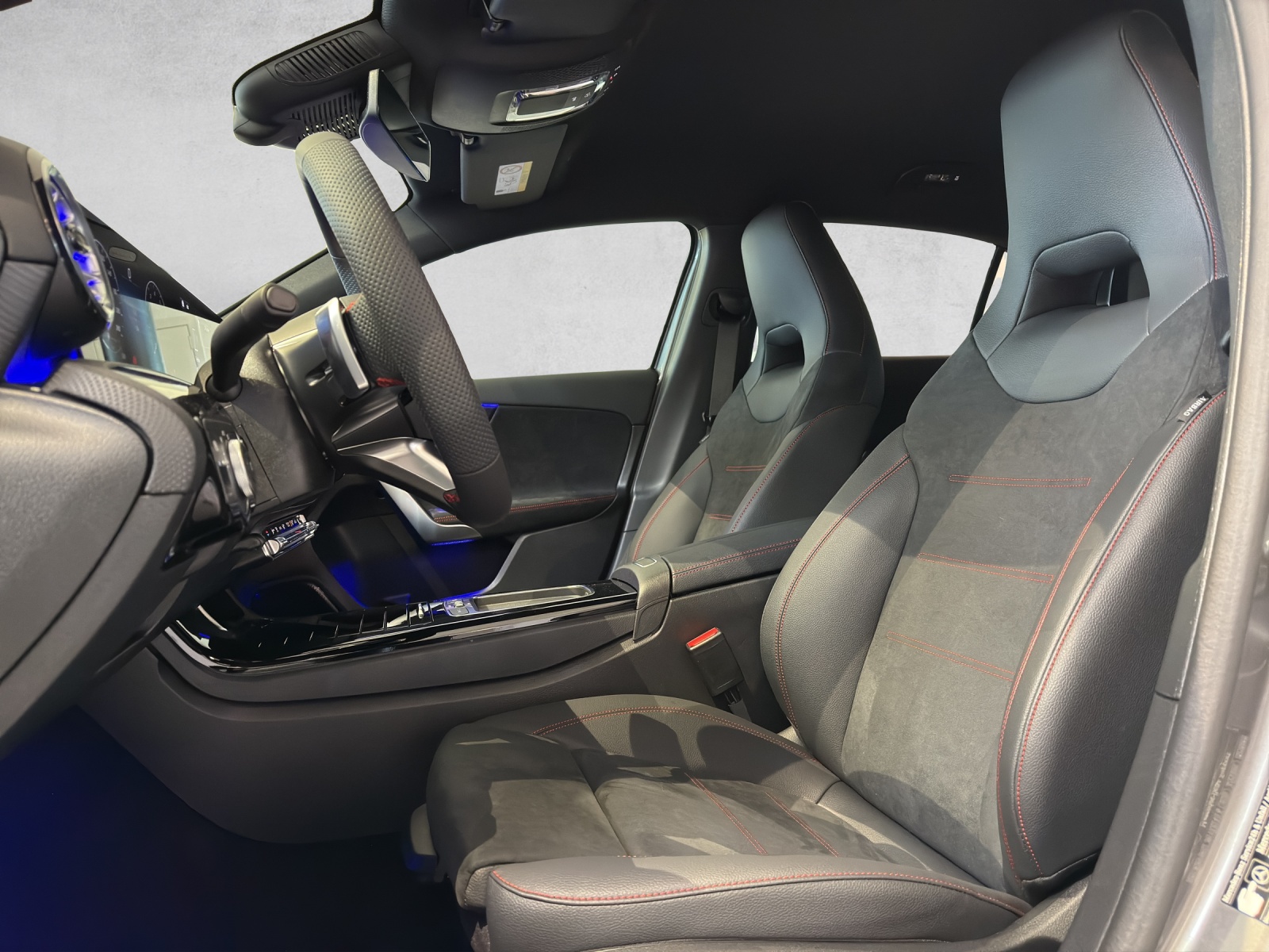 MERCEDES-BENZ A 250 4Matic 8G-DCT-image-6