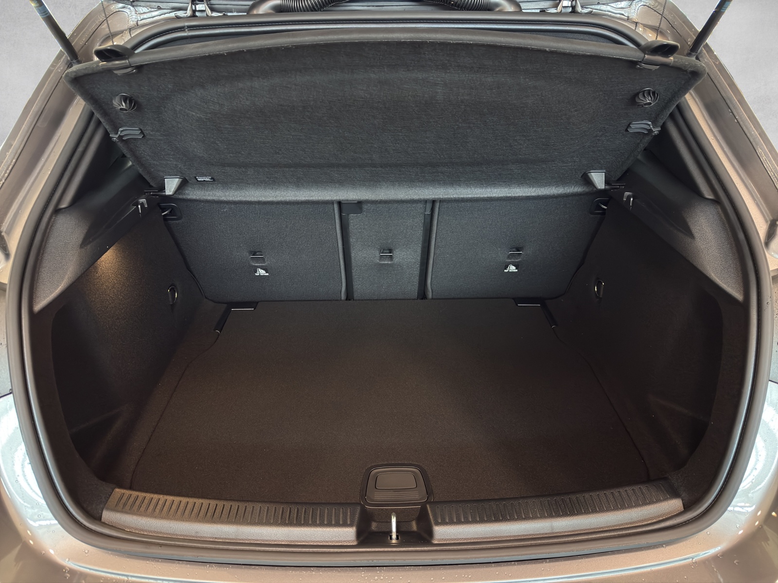 MERCEDES-BENZ A 250 4Matic 8G-DCT-image-13