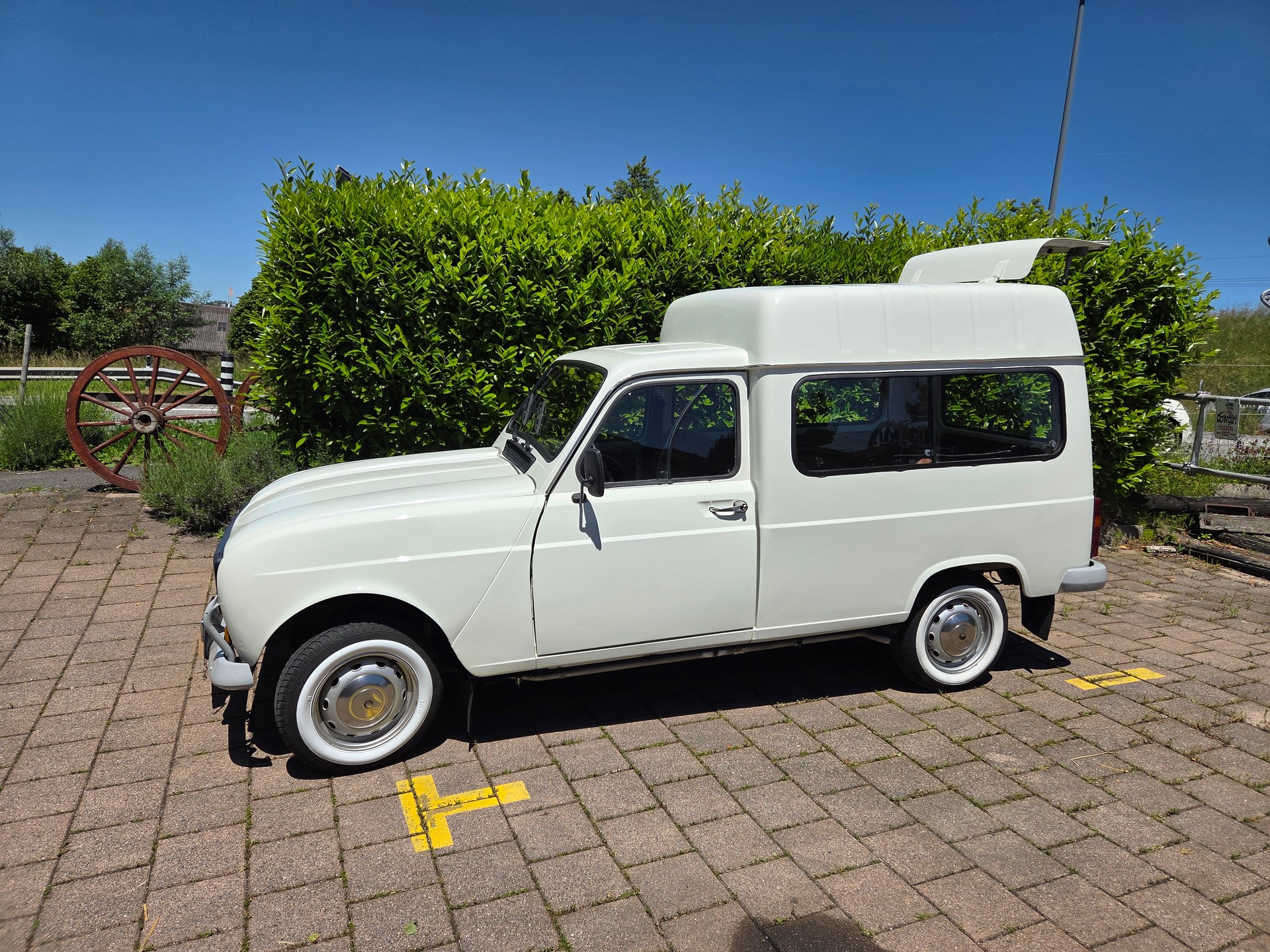 RENAULT R4 F6