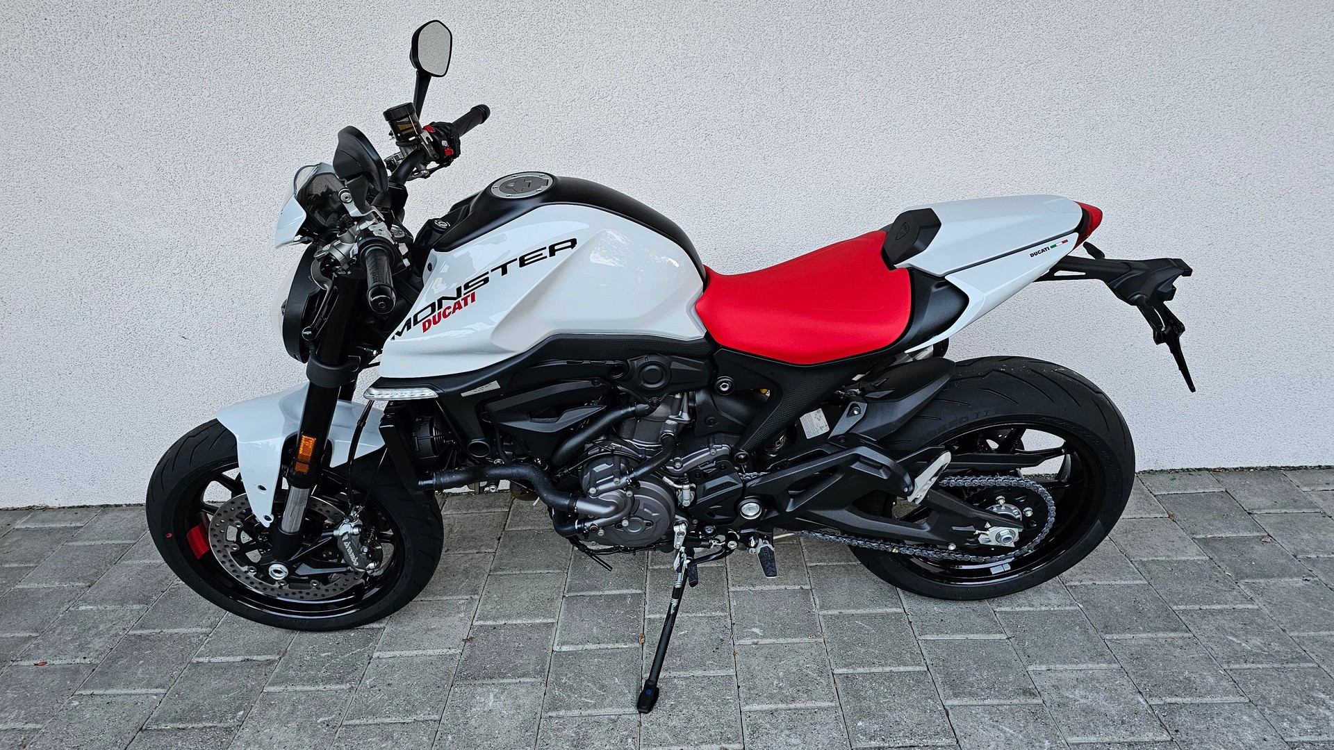 DUCATI Monster + 937-image-1