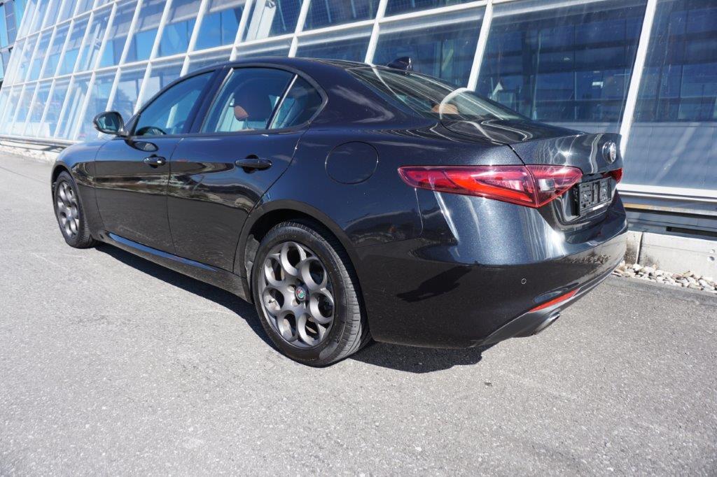 ALFA ROMEO Giulia 2.0 Super-showroom-element-1