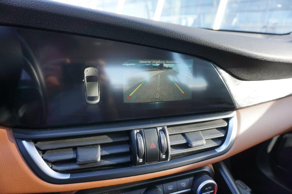 ALFA ROMEO Giulia 2.0 Super-image-10