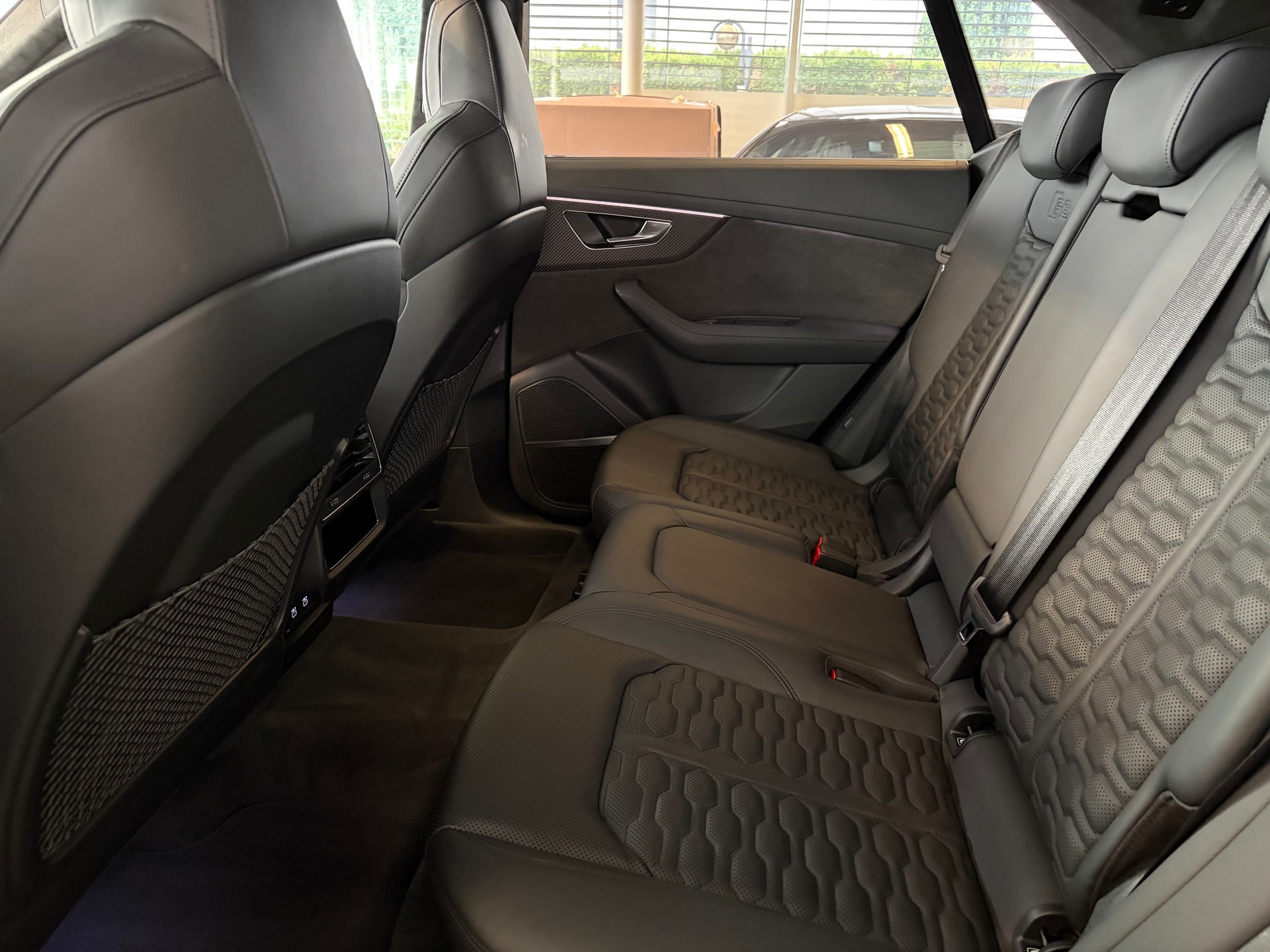 AUDI RSQ8 | CH Swiss | Carbon | B&O | Keramik | DYNAMIKPAKET PLUS | AHK | Standheizung | NP: 230K! |-image-18