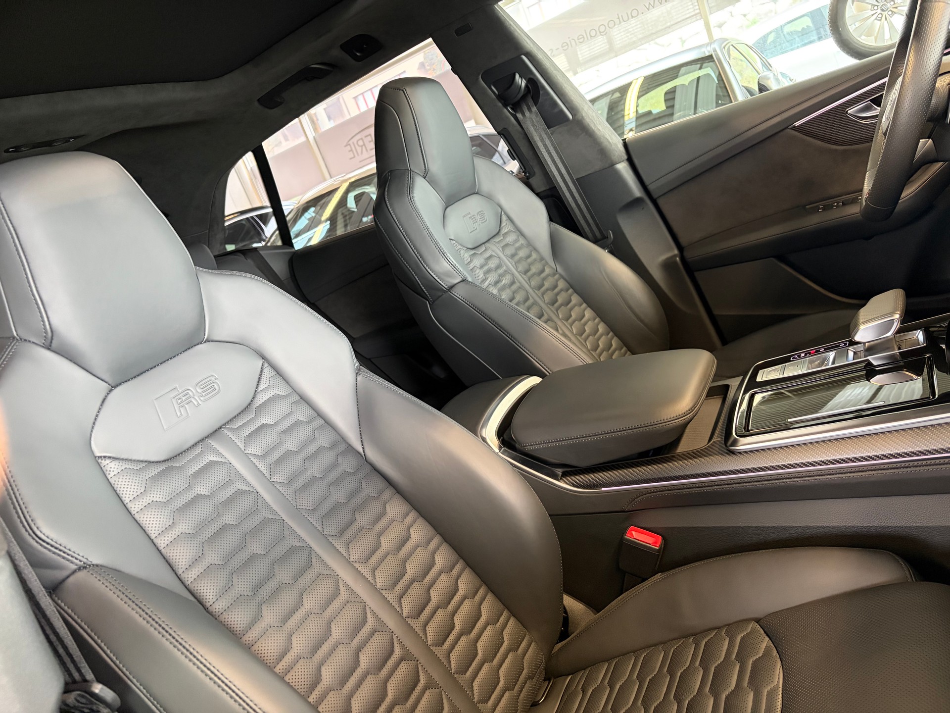 AUDI RSQ8 | CH Swiss | Carbon | B&O | Keramik | DYNAMIKPAKET PLUS | AHK | Standheizung | NP: 230K! |-image-27