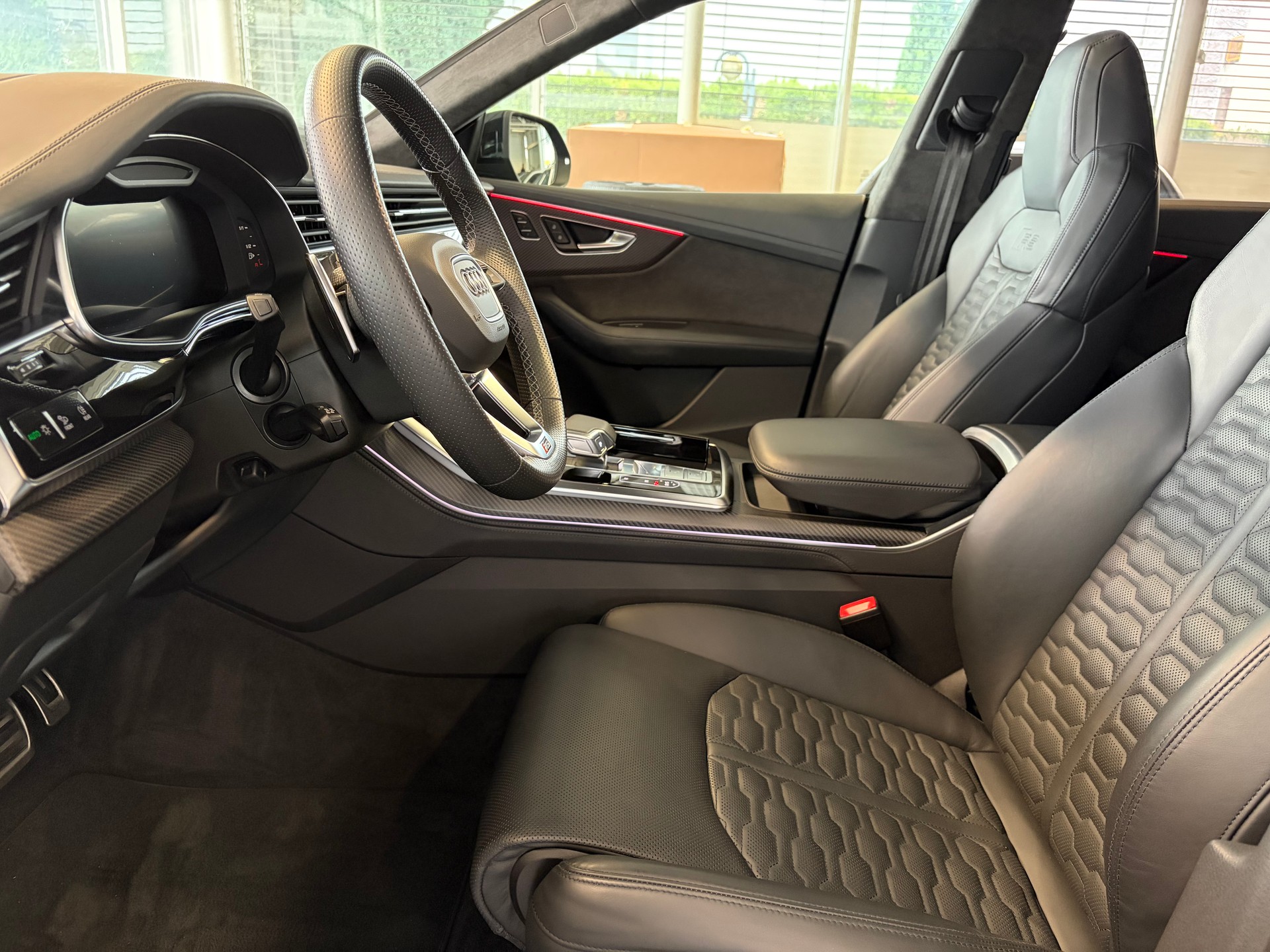 AUDI RSQ8 | CH Swiss | Carbon | B&O | Keramik | DYNAMIKPAKET PLUS | AHK | Standheizung | NP: 230K! |-image-9