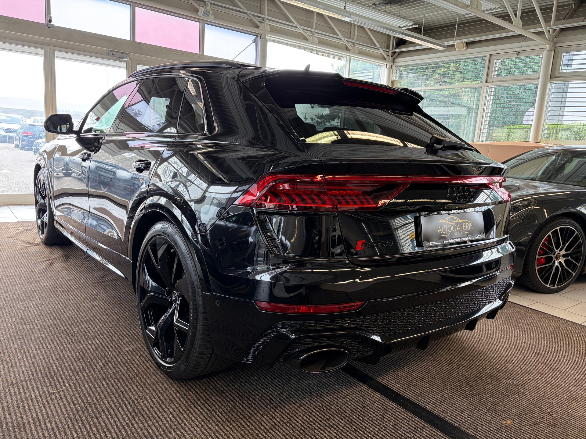 AUDI RSQ8 | CH Swiss | Carbon | B&O | Keramik | DYNAMIKPAKET PLUS | AHK | Standheizung | NP: 230K! |-image-8