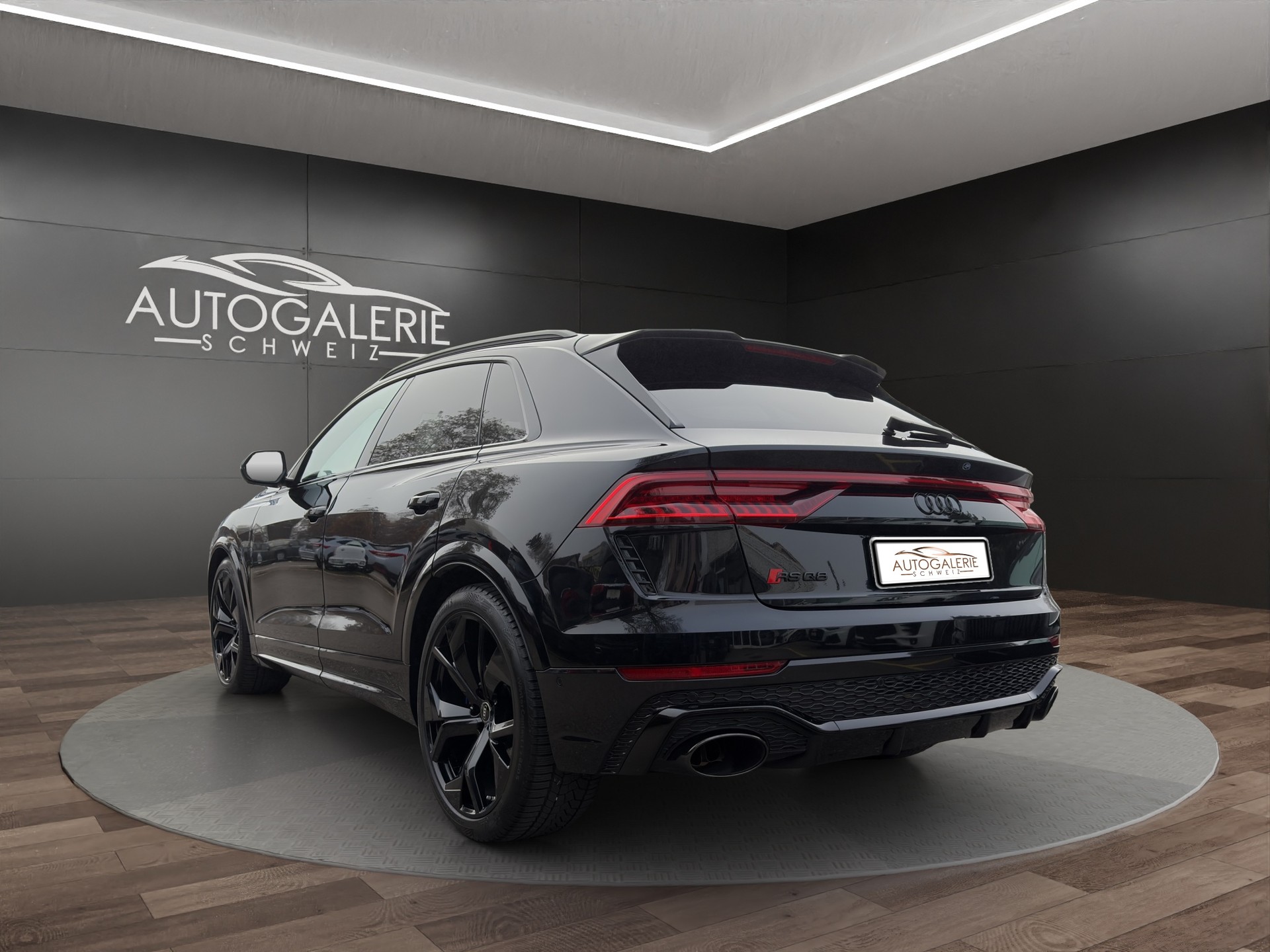 AUDI RSQ8 | CH Swiss | Carbon | B&O | Keramik | DYNAMIKPAKET PLUS | AHK | Standheizung | NP: 230K! |-showroom-element-2