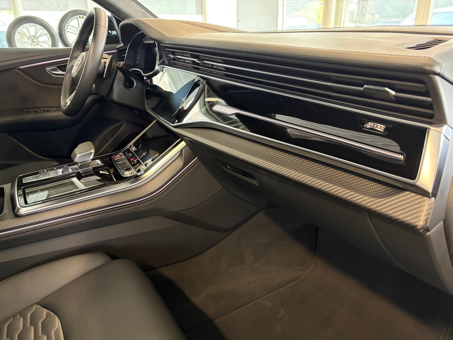 AUDI RSQ8 | CH Swiss | Carbon | B&O | Keramik | DYNAMIKPAKET PLUS | AHK | Standheizung | NP: 230K! |-image-28