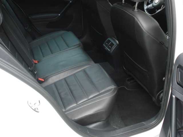 VW Golf Variant 2.0 TSI R 4 Motion DSG-image-19