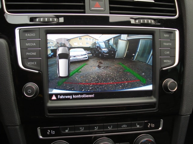 VW Golf Variant 2.0 TSI R 4 Motion DSG-image-7