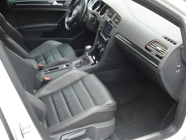 VW Golf Variant 2.0 TSI R 4 Motion DSG-image-17