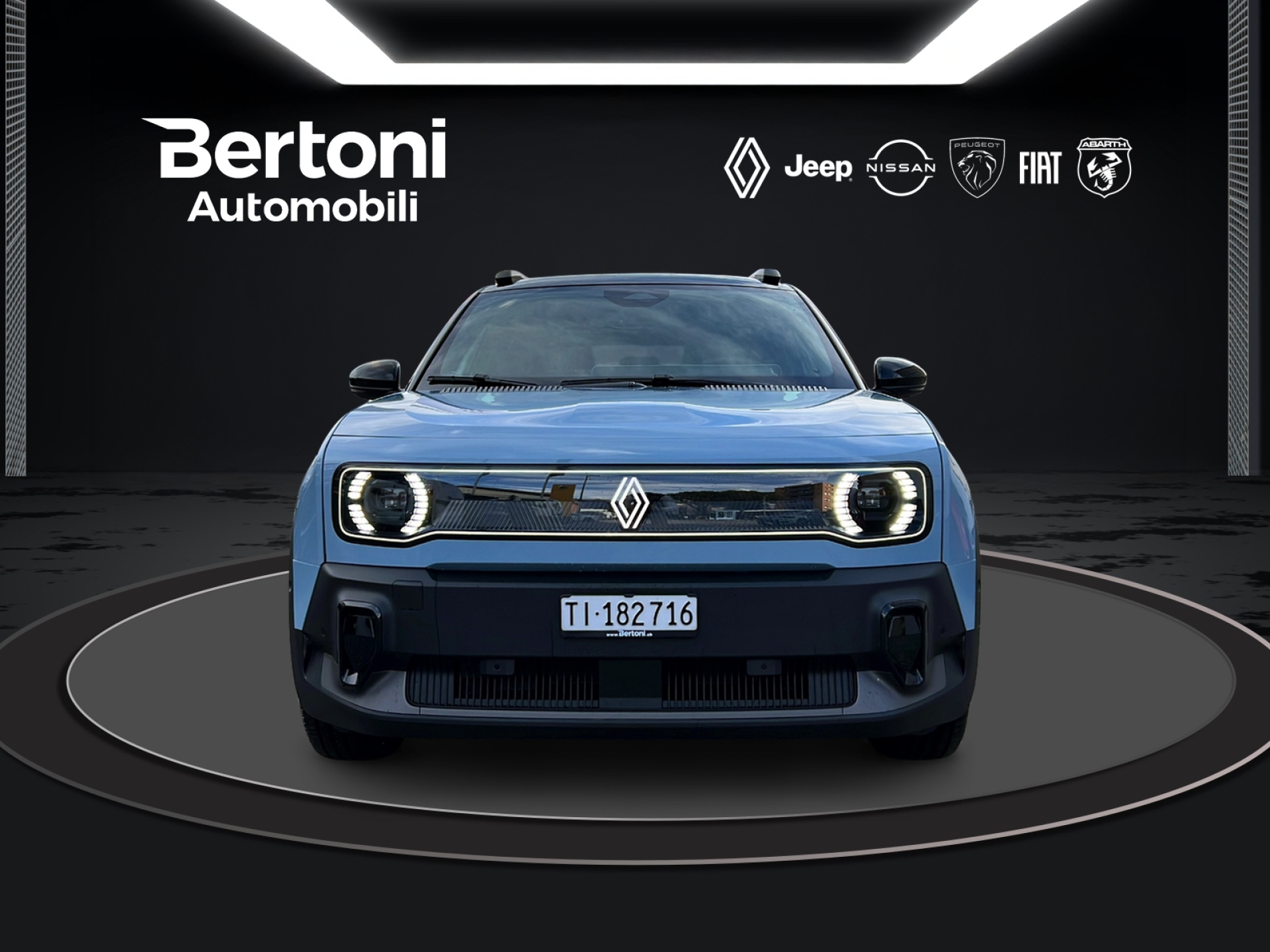 RENAULT R4 E-Tech Comfort Range techno-showroom-element-1