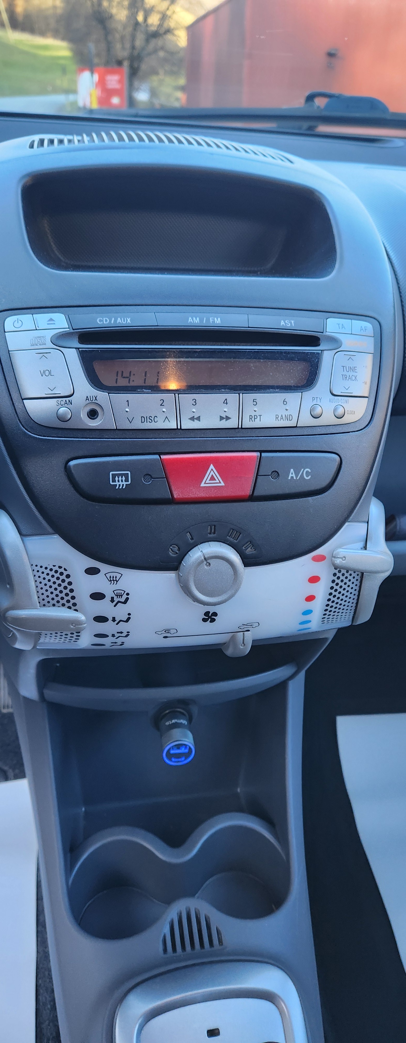 CITROEN C1 1.0i Séduction EGS-image-5