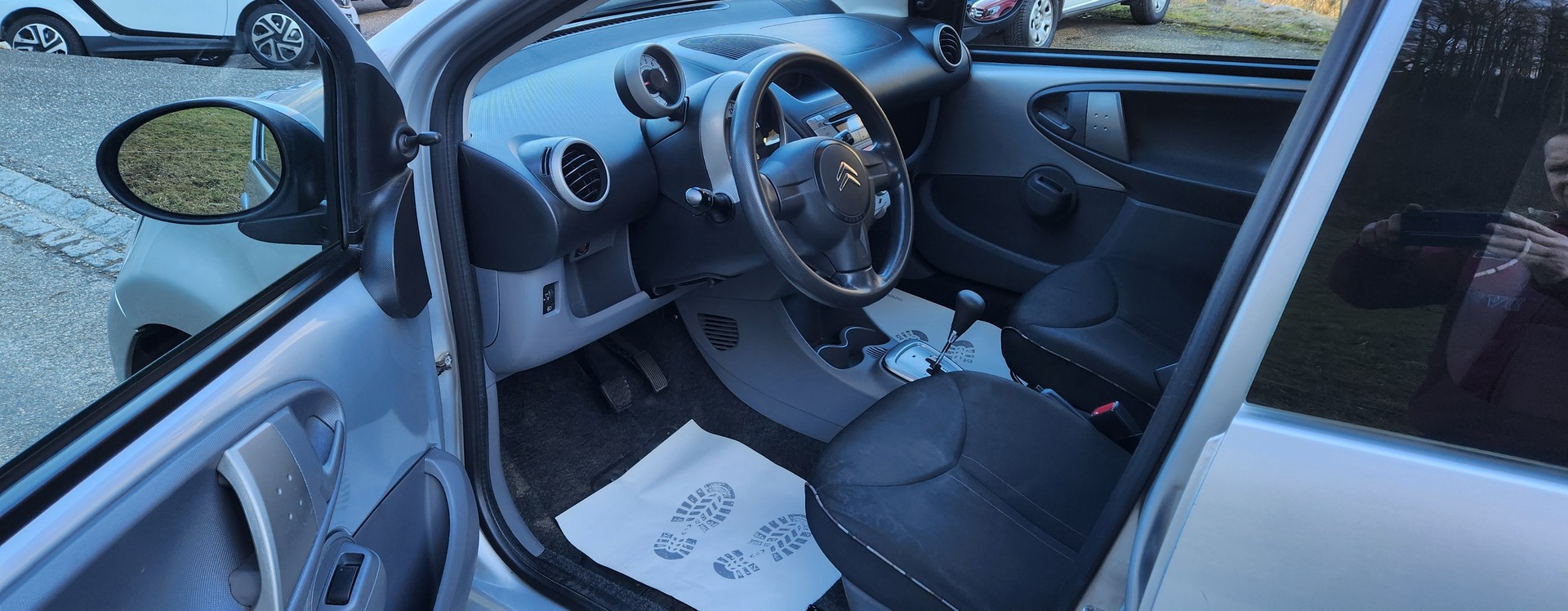 CITROEN C1 1.0i Séduction EGS-image-7