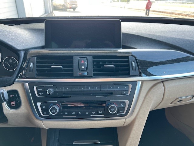 BMW 328i GT Luxury Line Steptronic-image-11