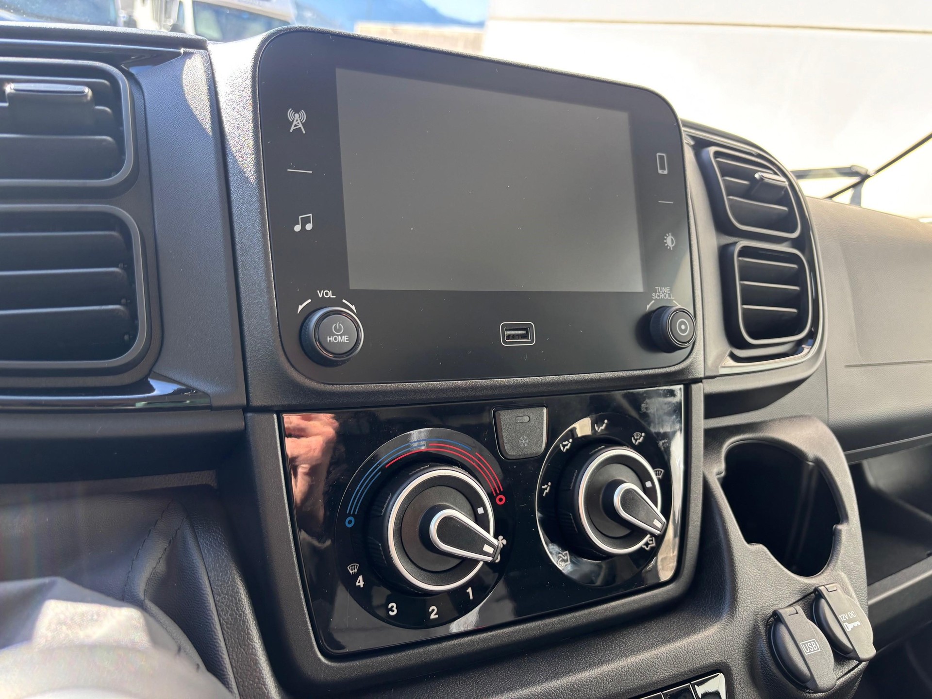 CITROEN Jumper Kaw. 35 L2H2 2.2 BlueHDi 140 First S/S-image-1