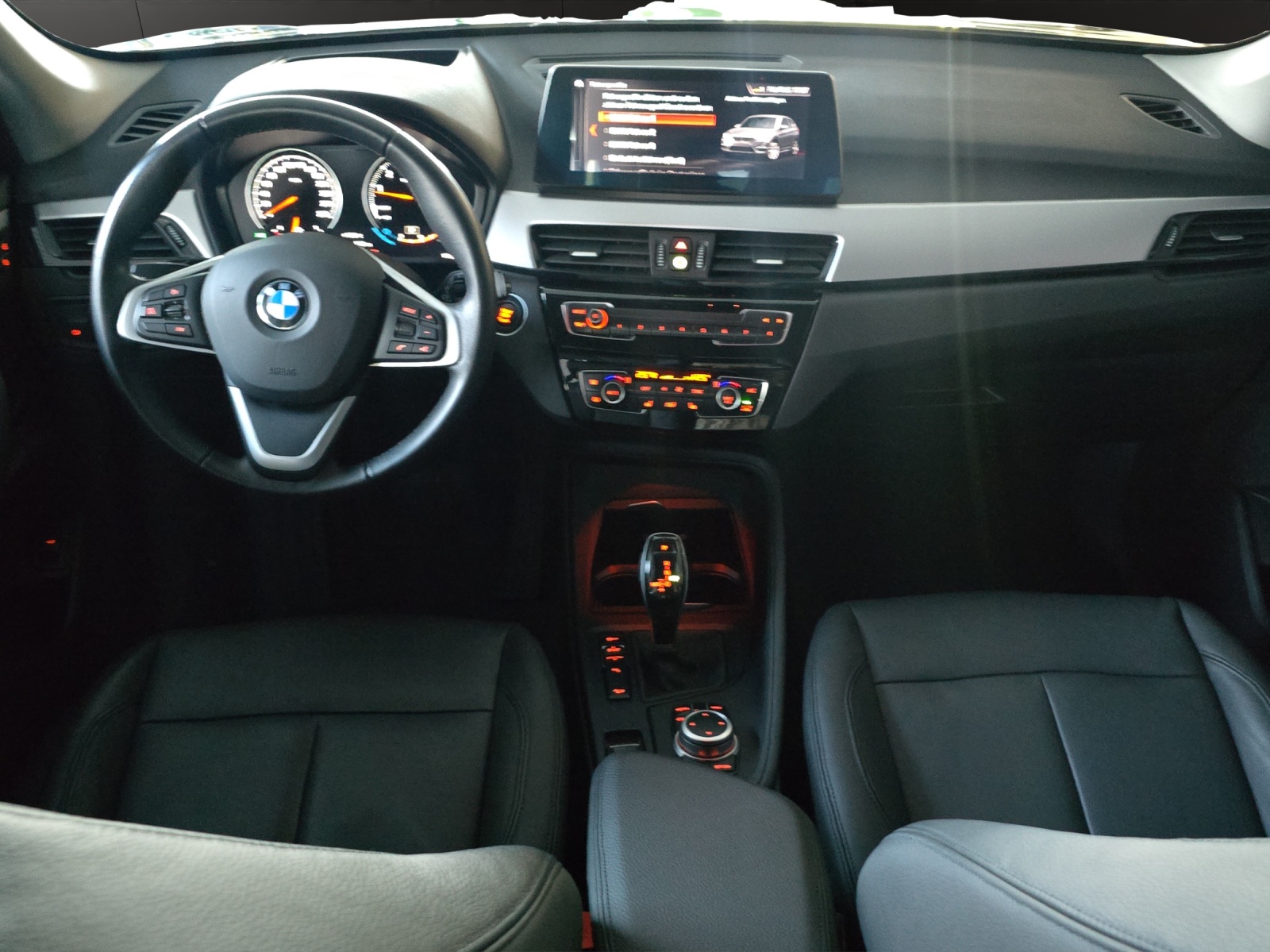 BMW X1 xDrive 20i Steptronic-image-12
