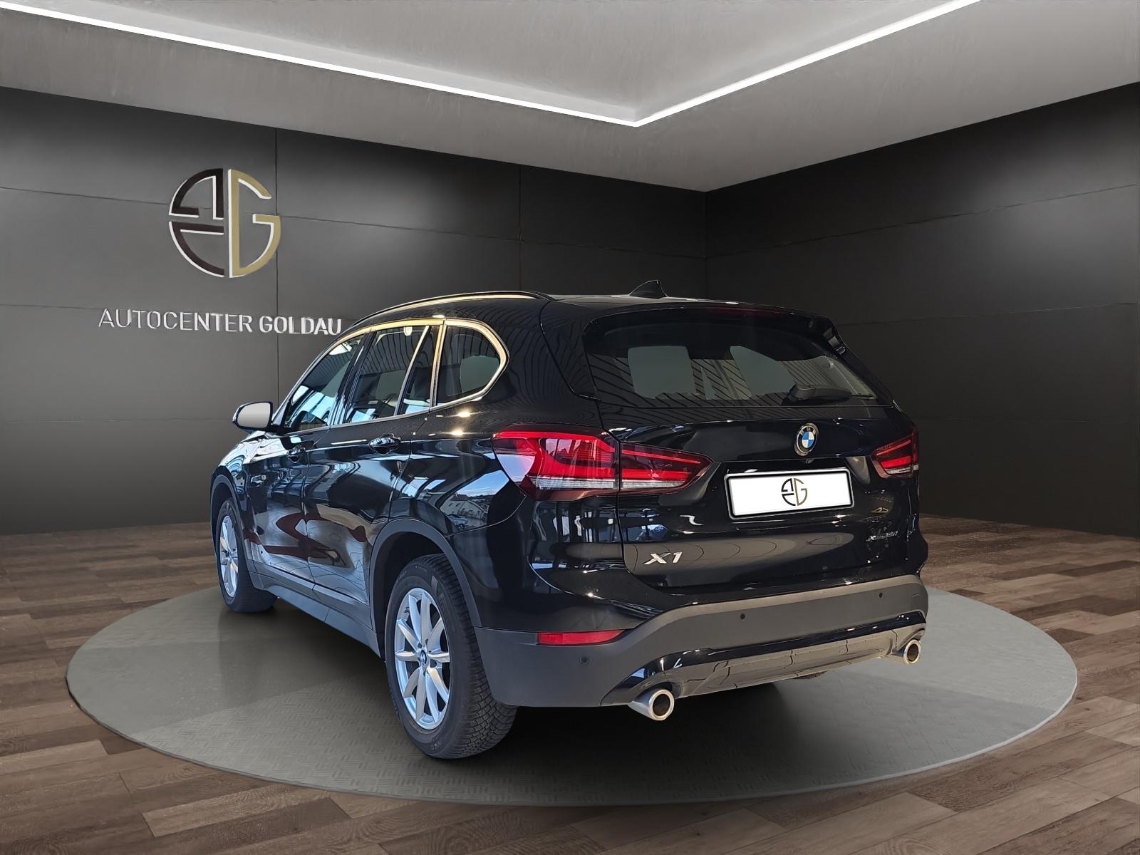 BMW X1 xDrive 20i Steptronic-showroom-element-1
