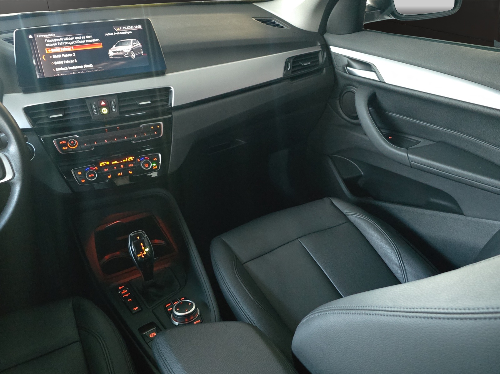 BMW X1 xDrive 20i Steptronic-image-13
