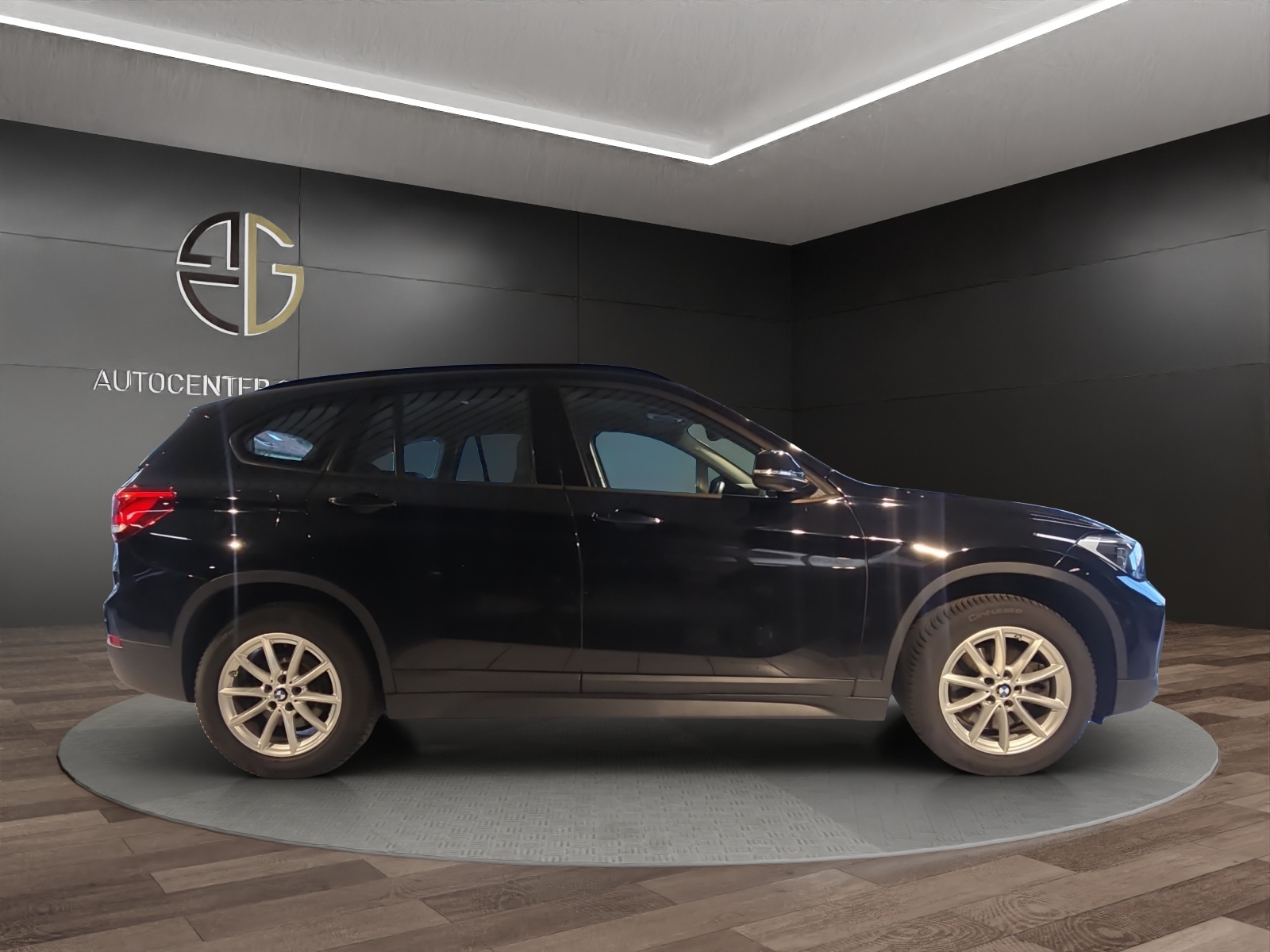 BMW X1 xDrive 20i Steptronic-image-4